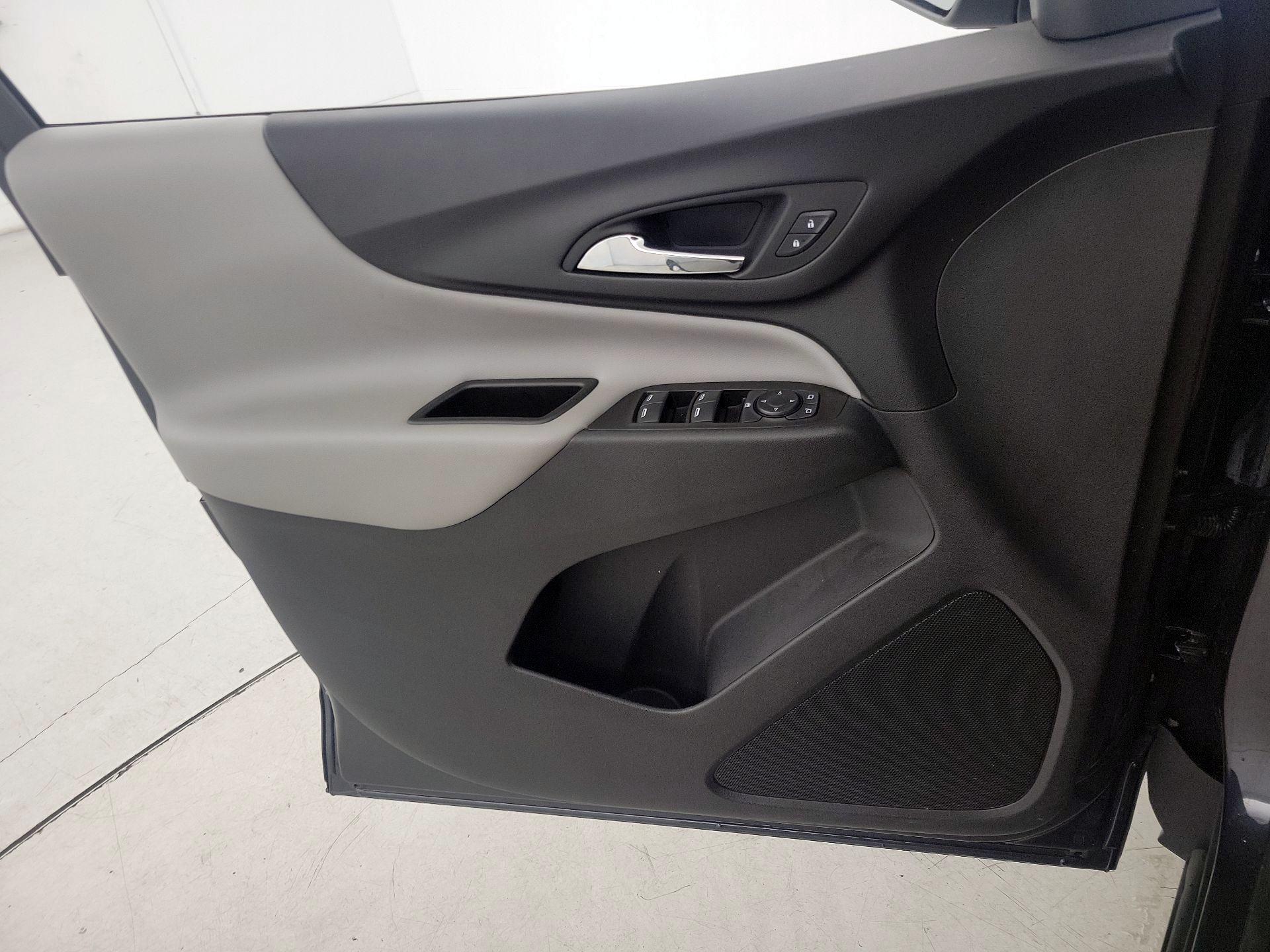 Thumbnail: 2022 Chevrolet Equinox - 12