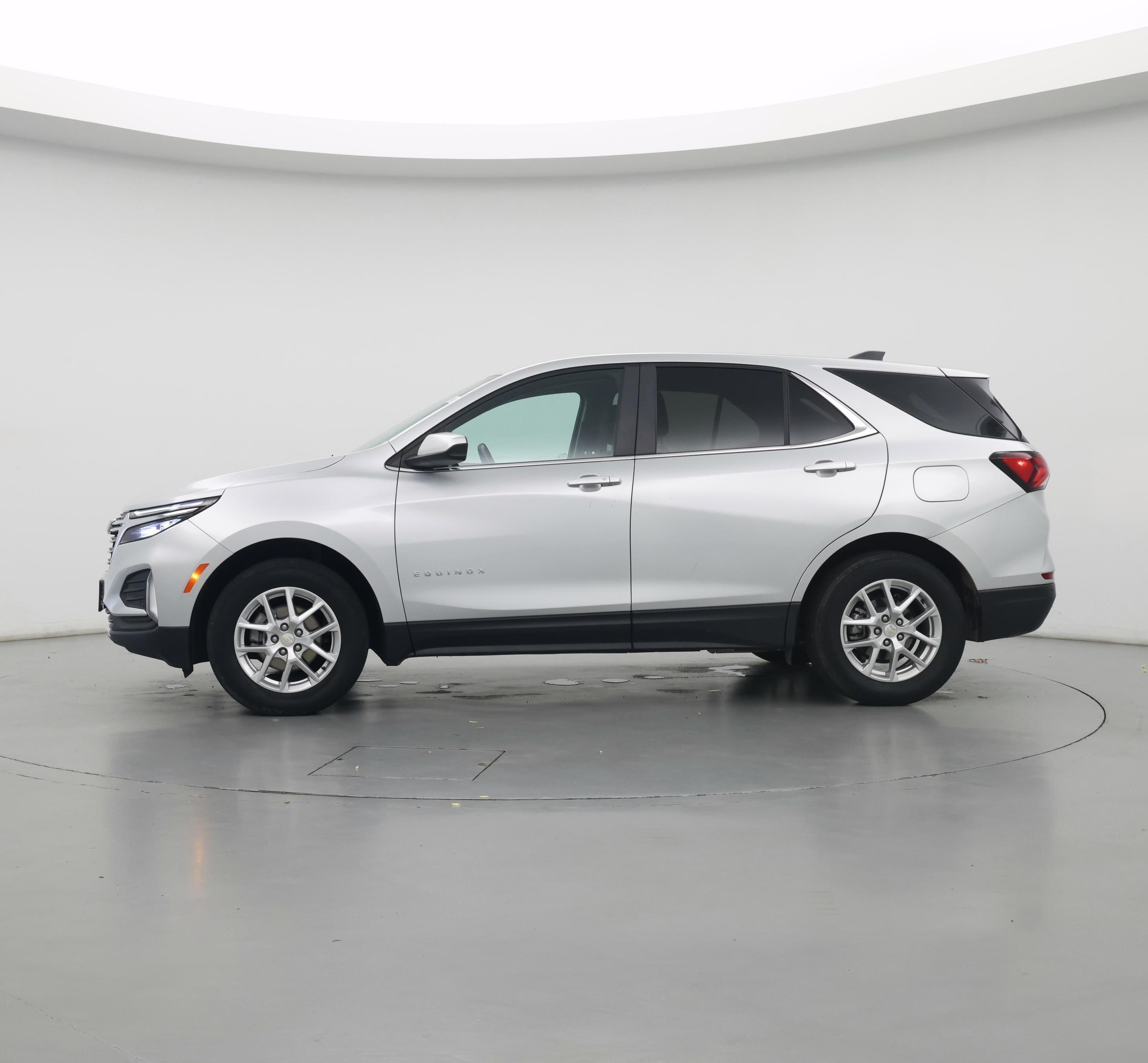 Thumbnail: 2022 Chevrolet Equinox - 3