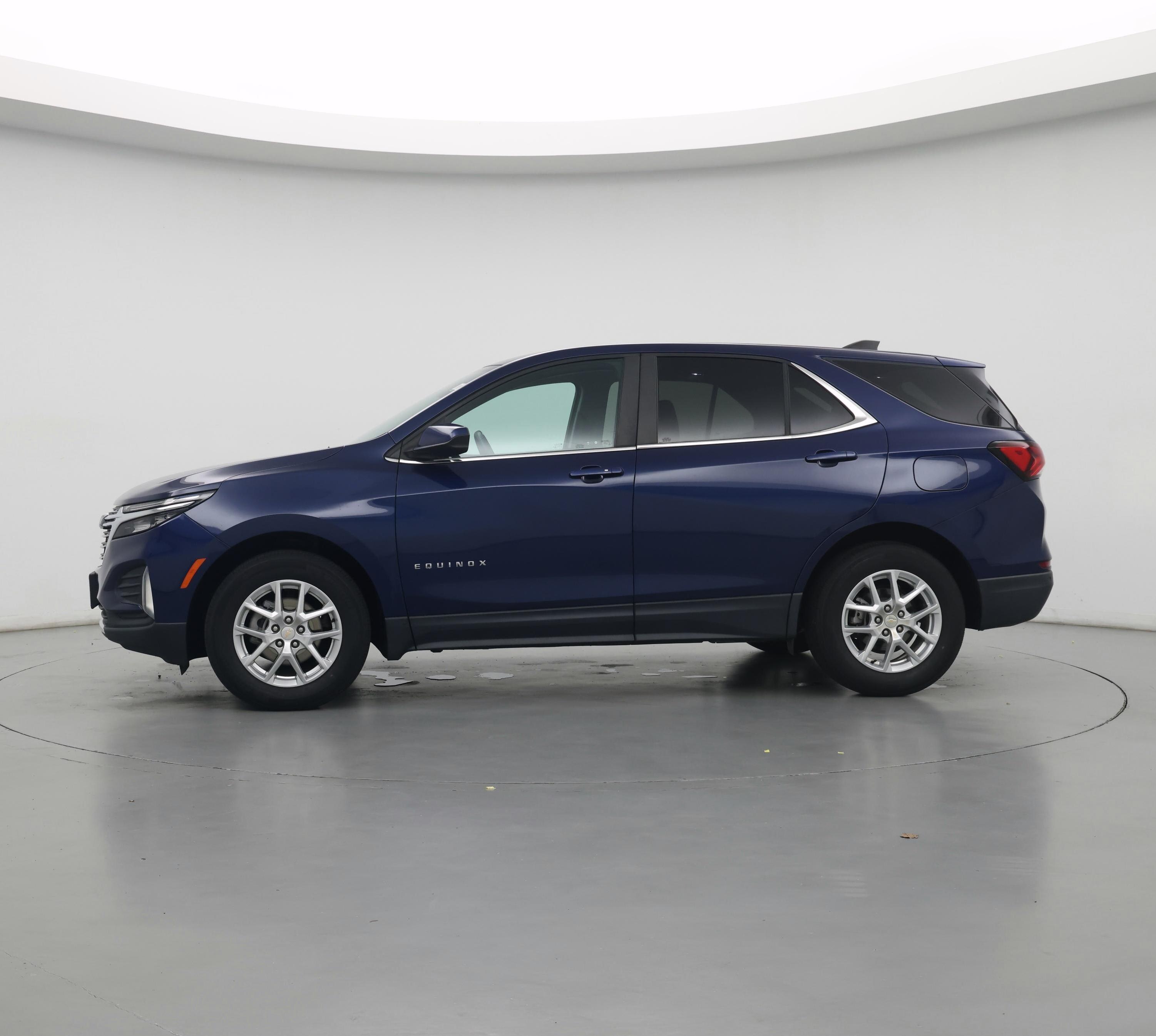 Thumbnail: 2022 Chevrolet Equinox - 3