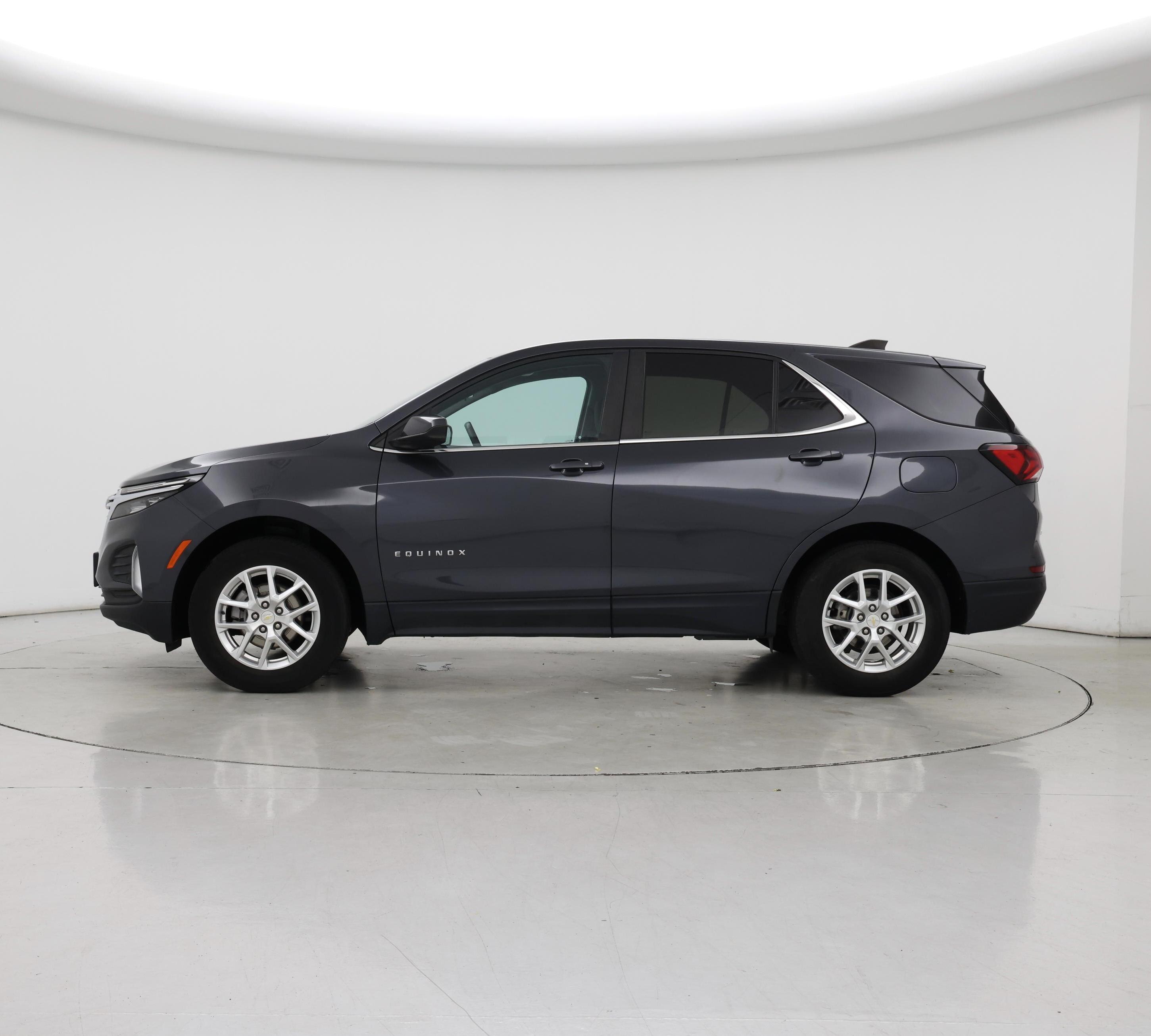 Thumbnail: 2022 Chevrolet Equinox - 3