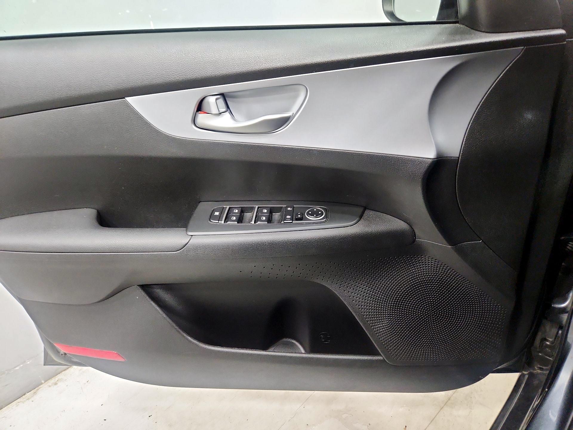 Thumbnail: 2023 Kia Forte - 12