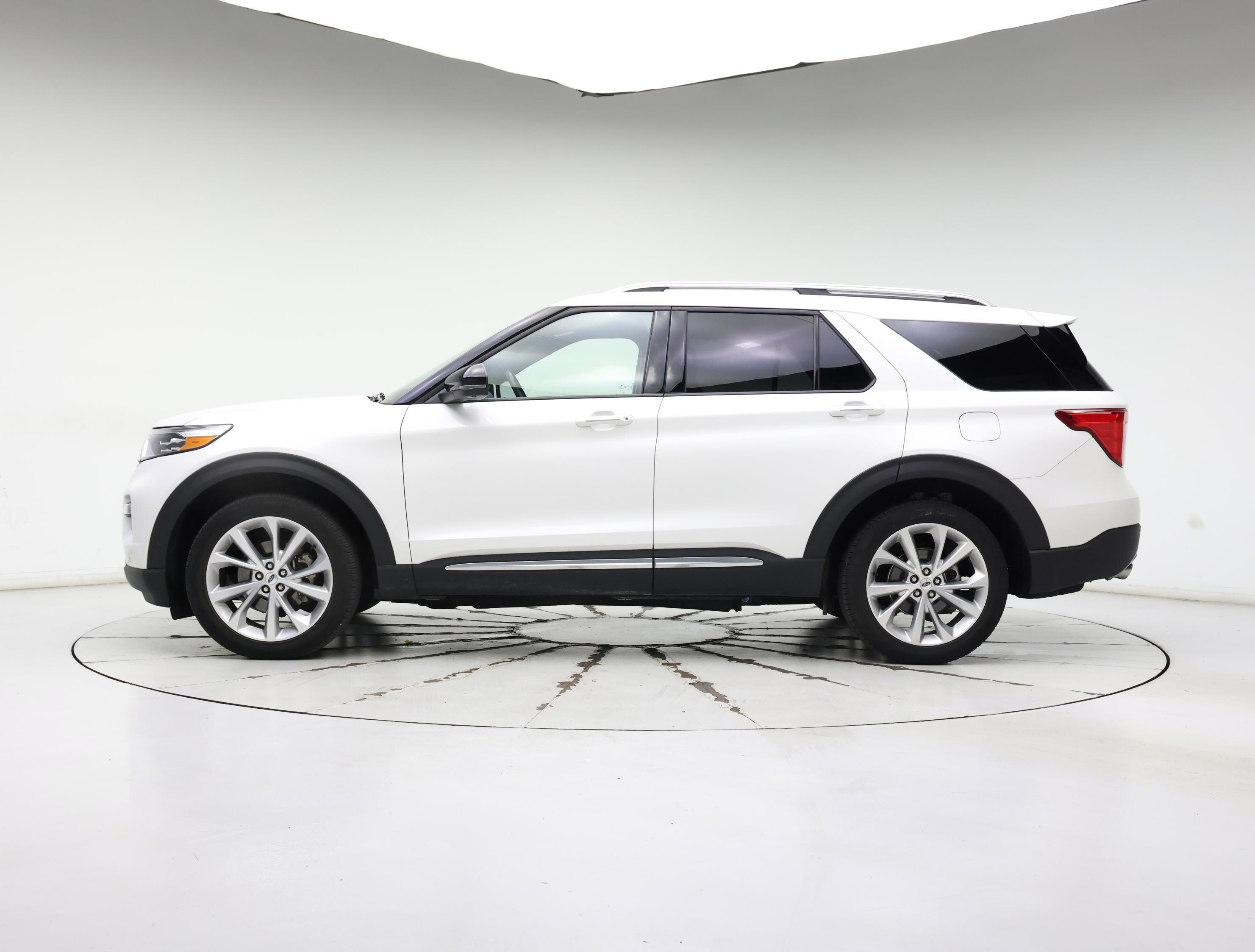 Thumbnail: 2022 Ford Explorer - 3