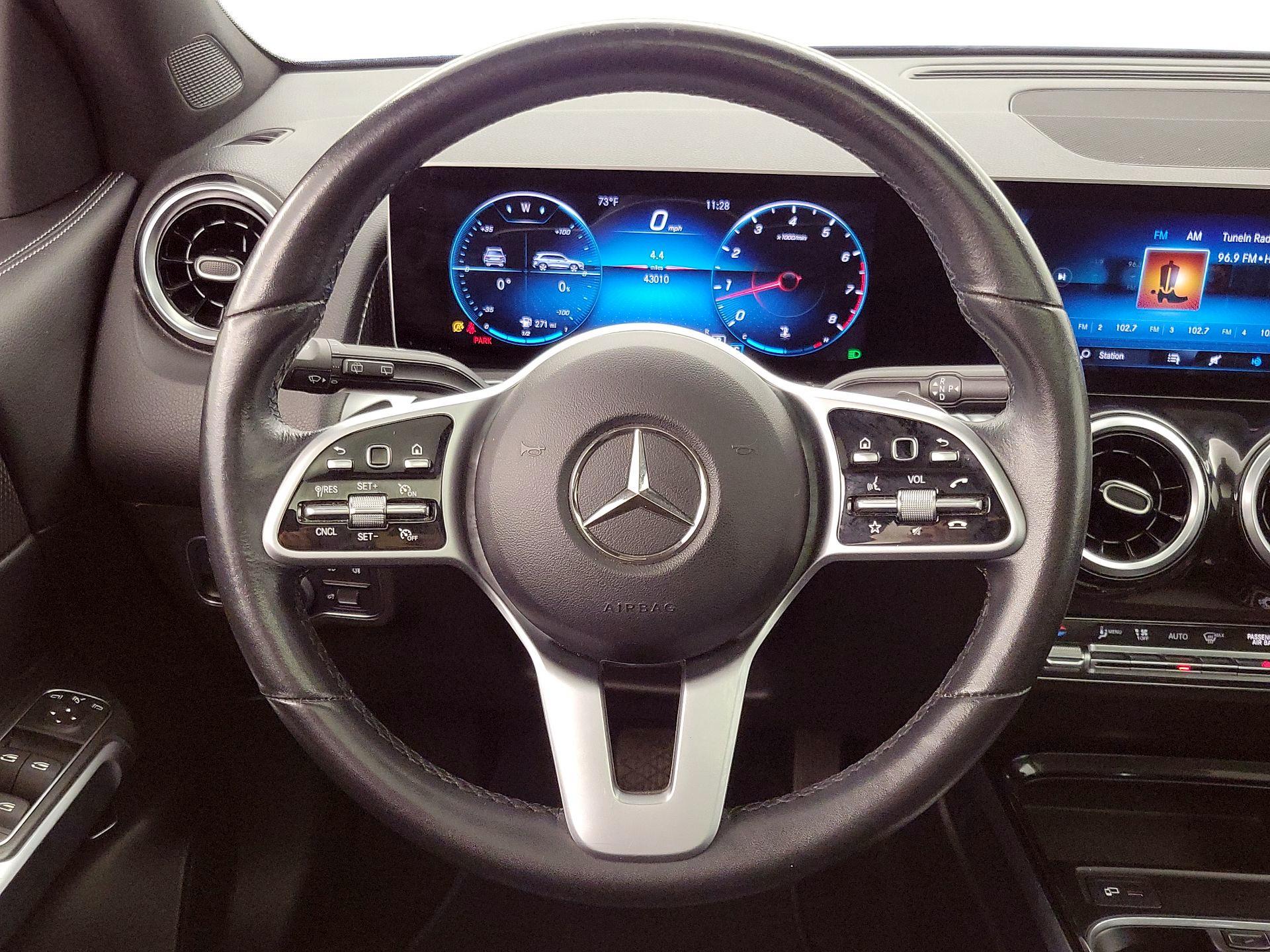 Thumbnail: 2020 Mercedes-Benz GLB - 10