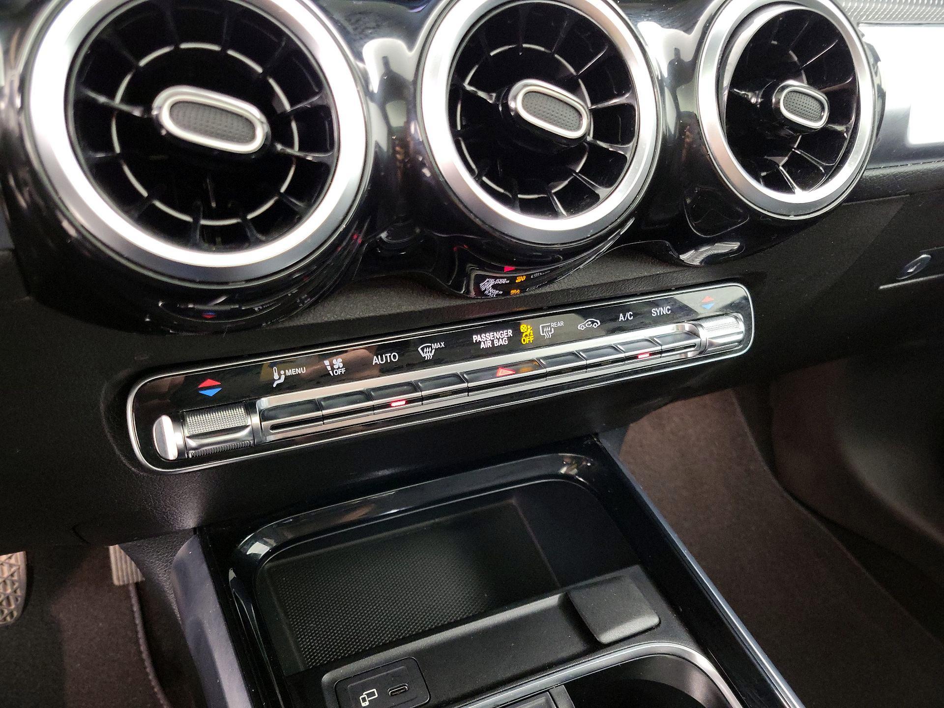Thumbnail: 2020 Mercedes-Benz GLB - 16