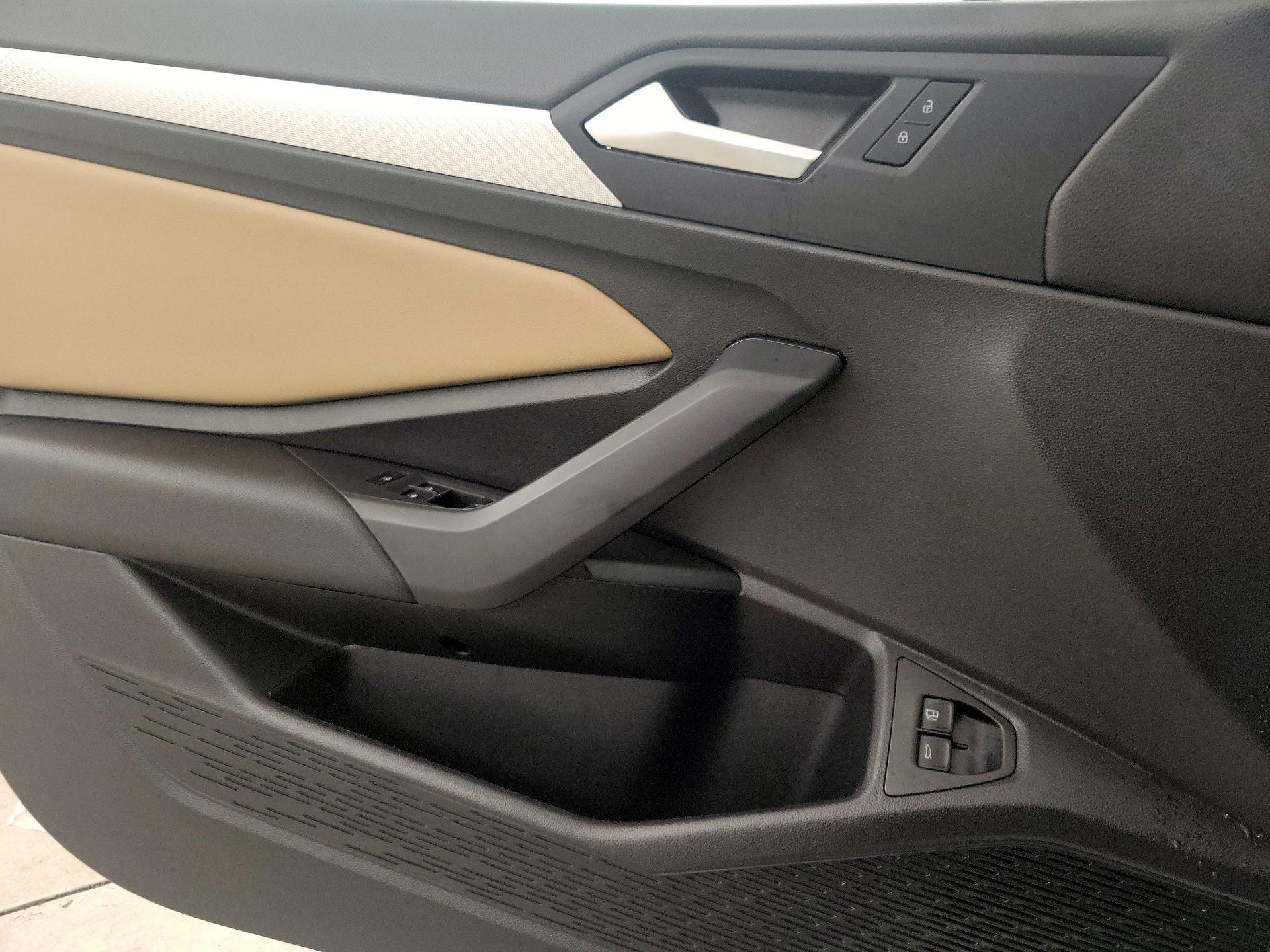 Thumbnail: 2021 Volkswagen Jetta - 12