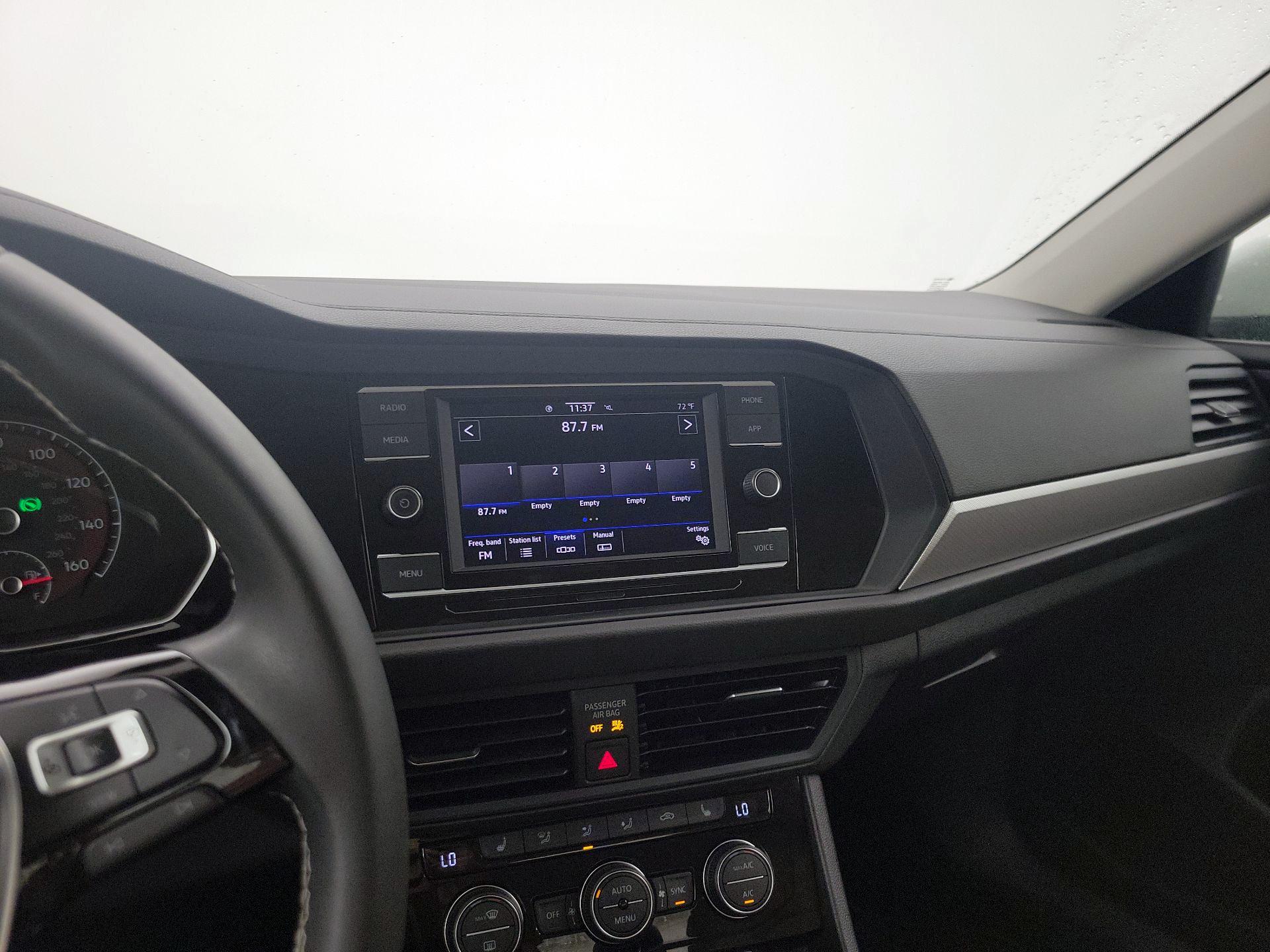 Thumbnail: 2021 Volkswagen Jetta - 15