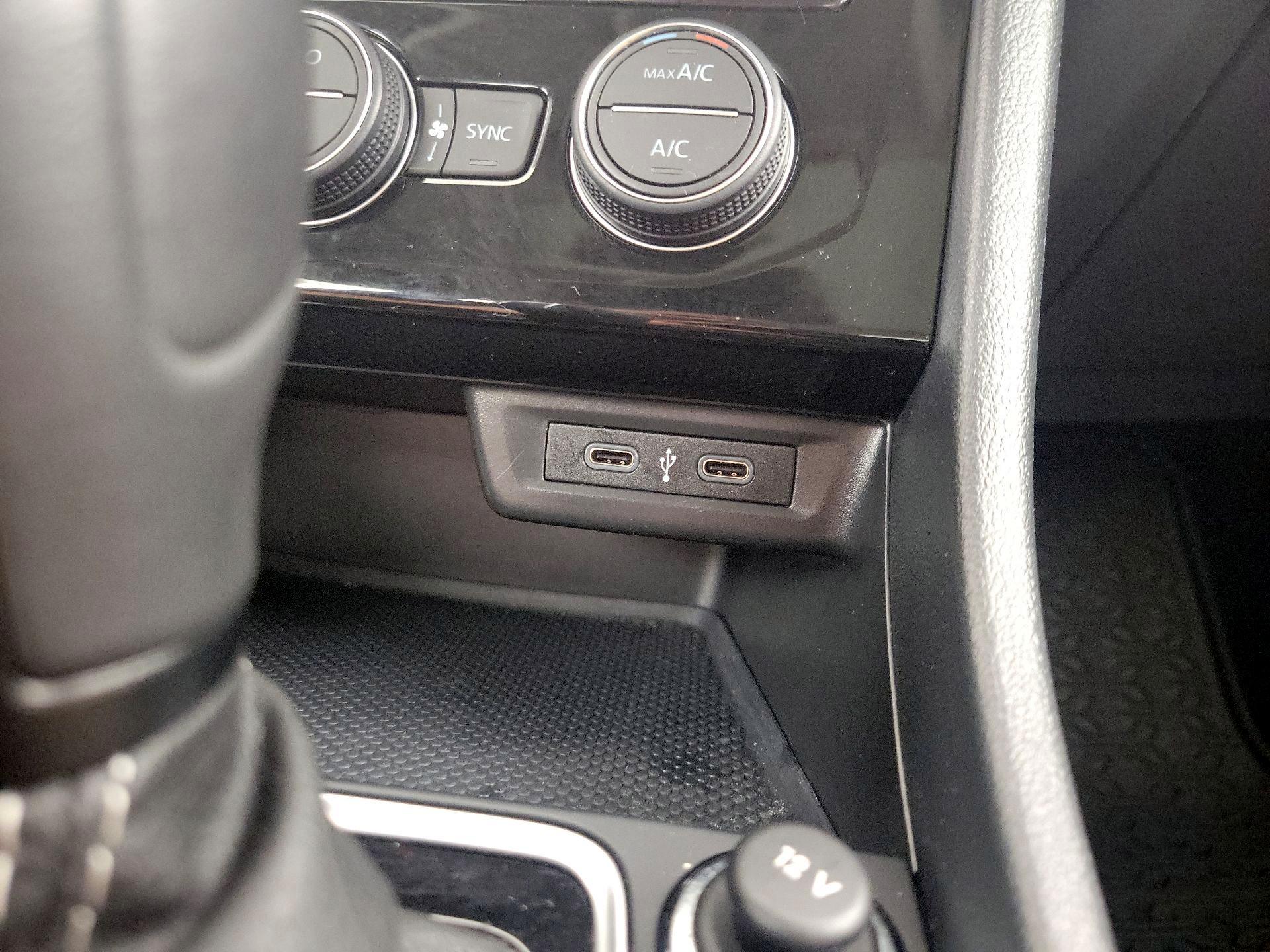 Thumbnail: 2021 Volkswagen Jetta - 18