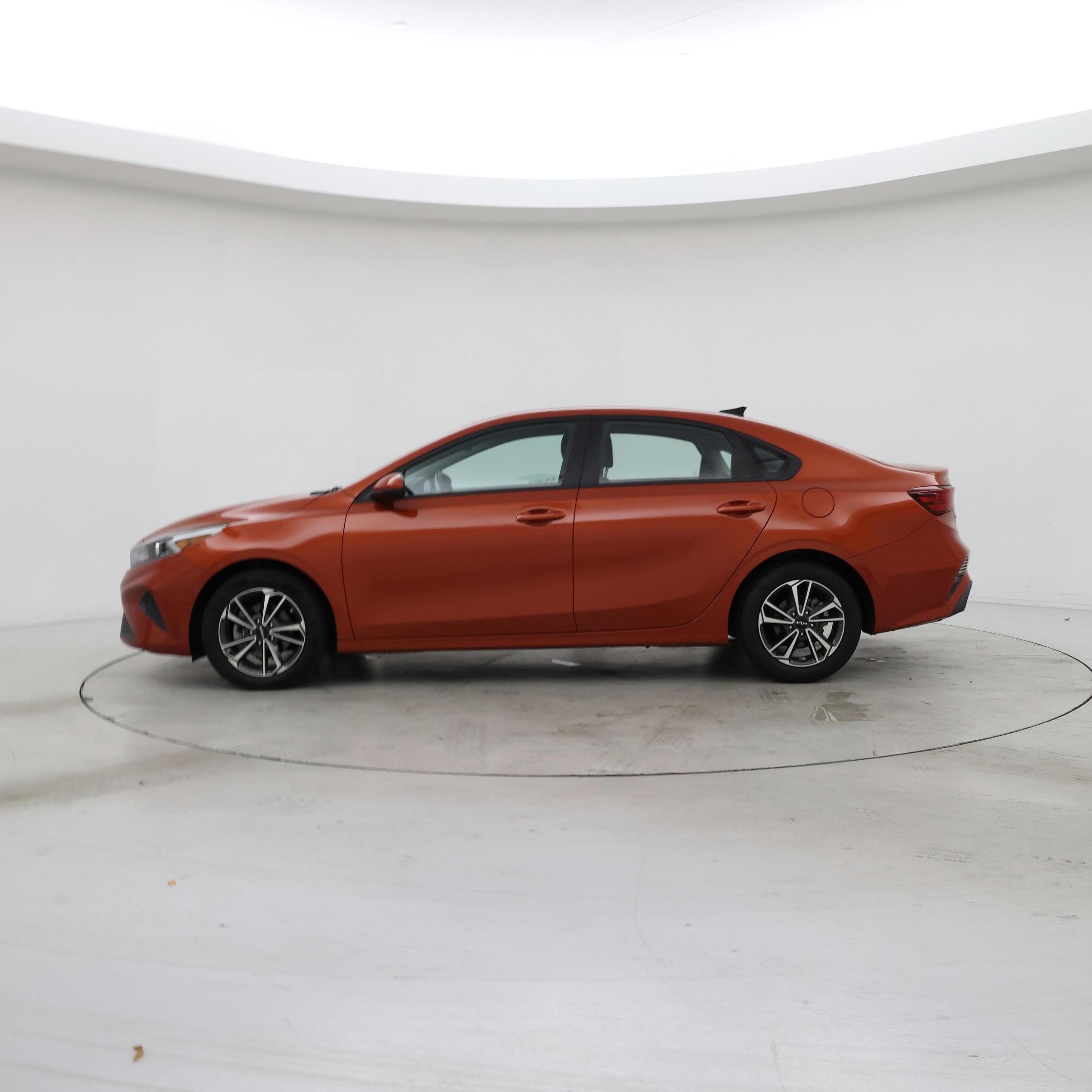 Thumbnail: 2023 Kia Forte - 3