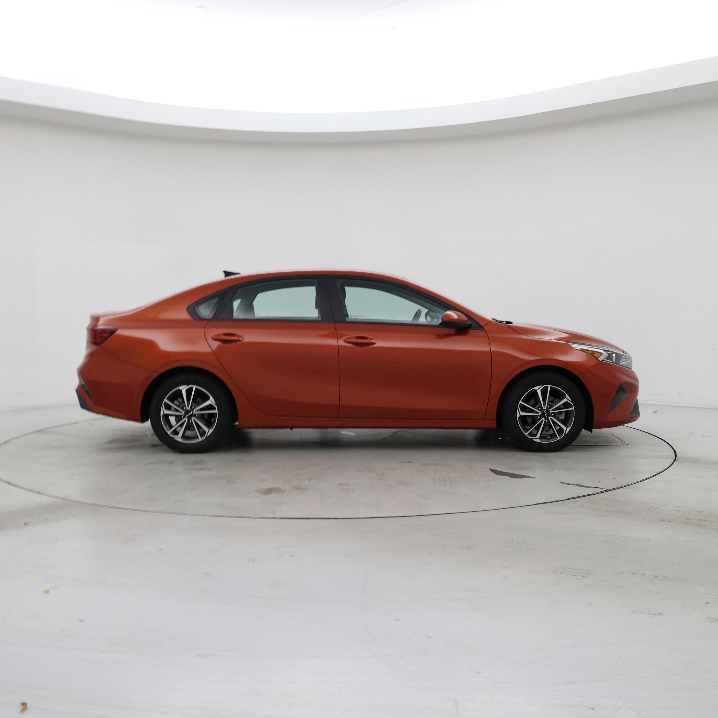 Thumbnail: 2023 Kia Forte - 7