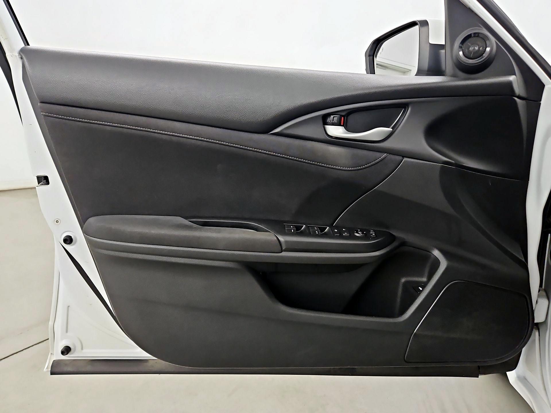 Thumbnail: 2021 Honda Insight - 12
