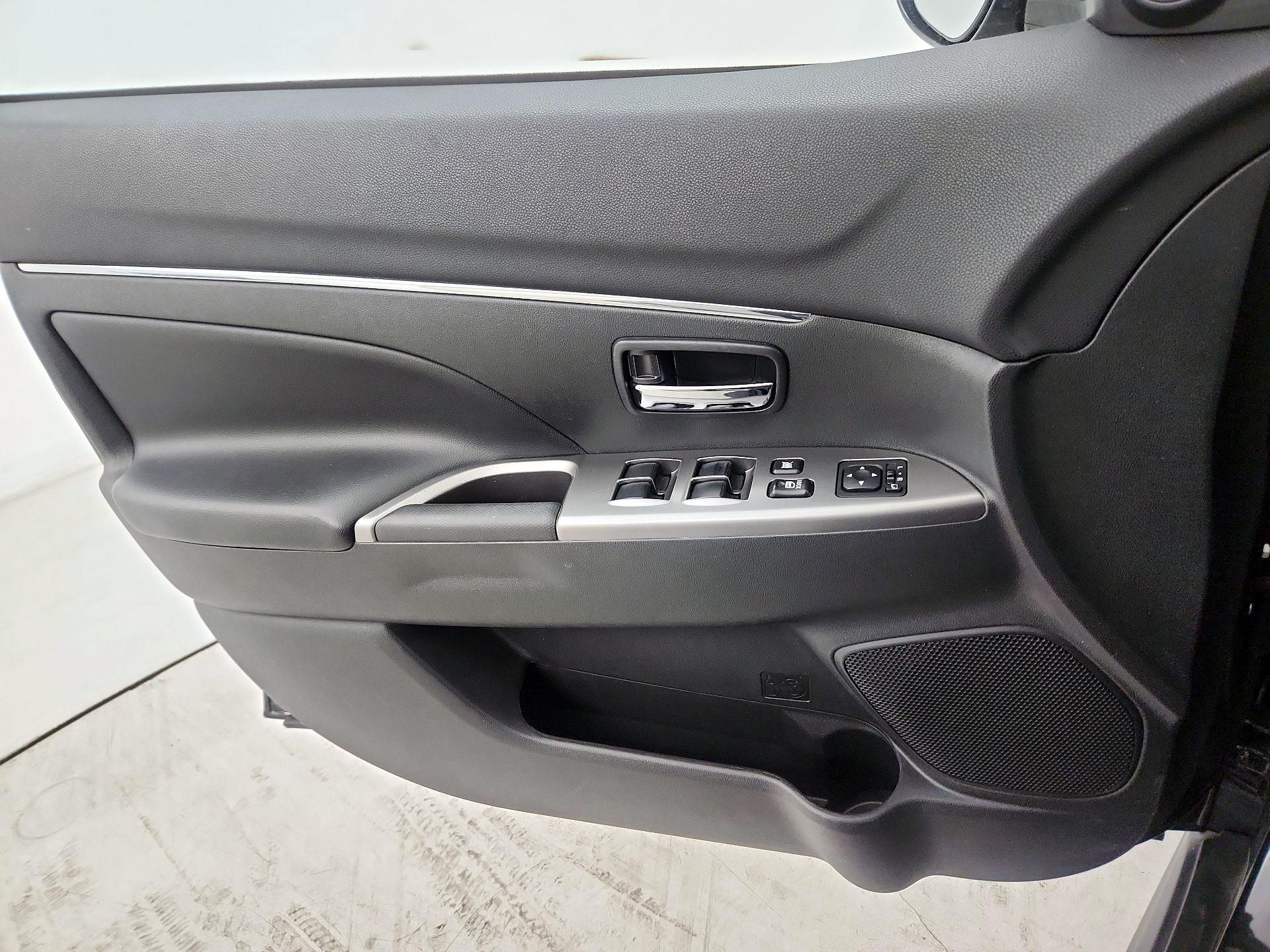 Thumbnail: 2022 Mitsubishi Outlander Sport - 12