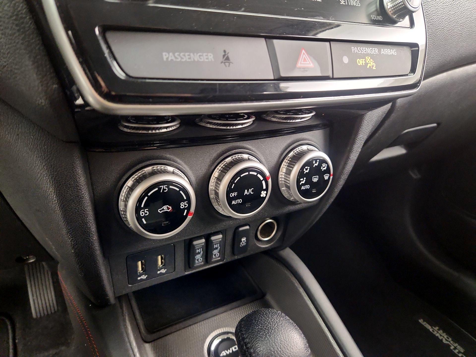 Thumbnail: 2022 Mitsubishi Outlander Sport - 16