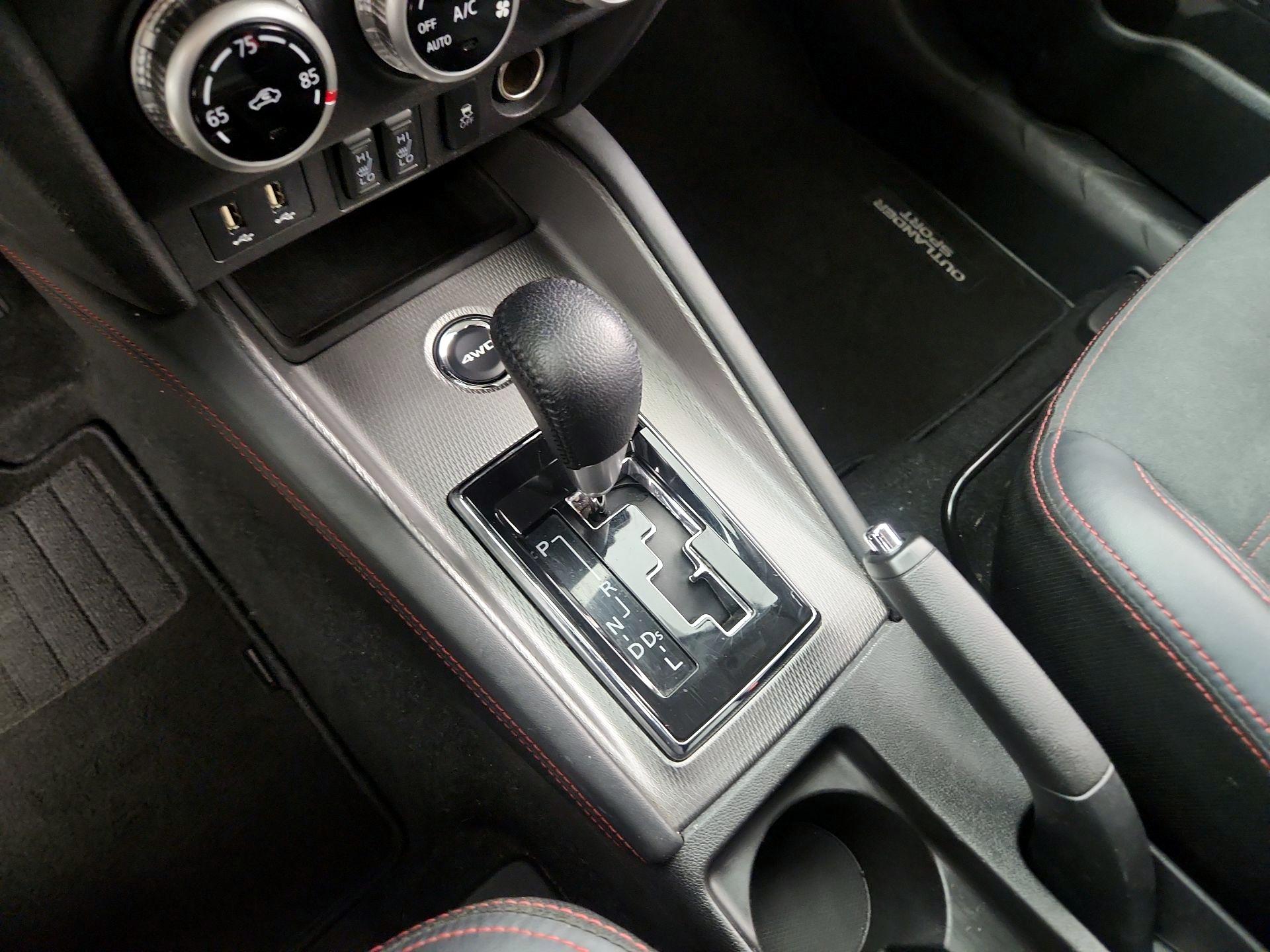 Thumbnail: 2022 Mitsubishi Outlander Sport - 17