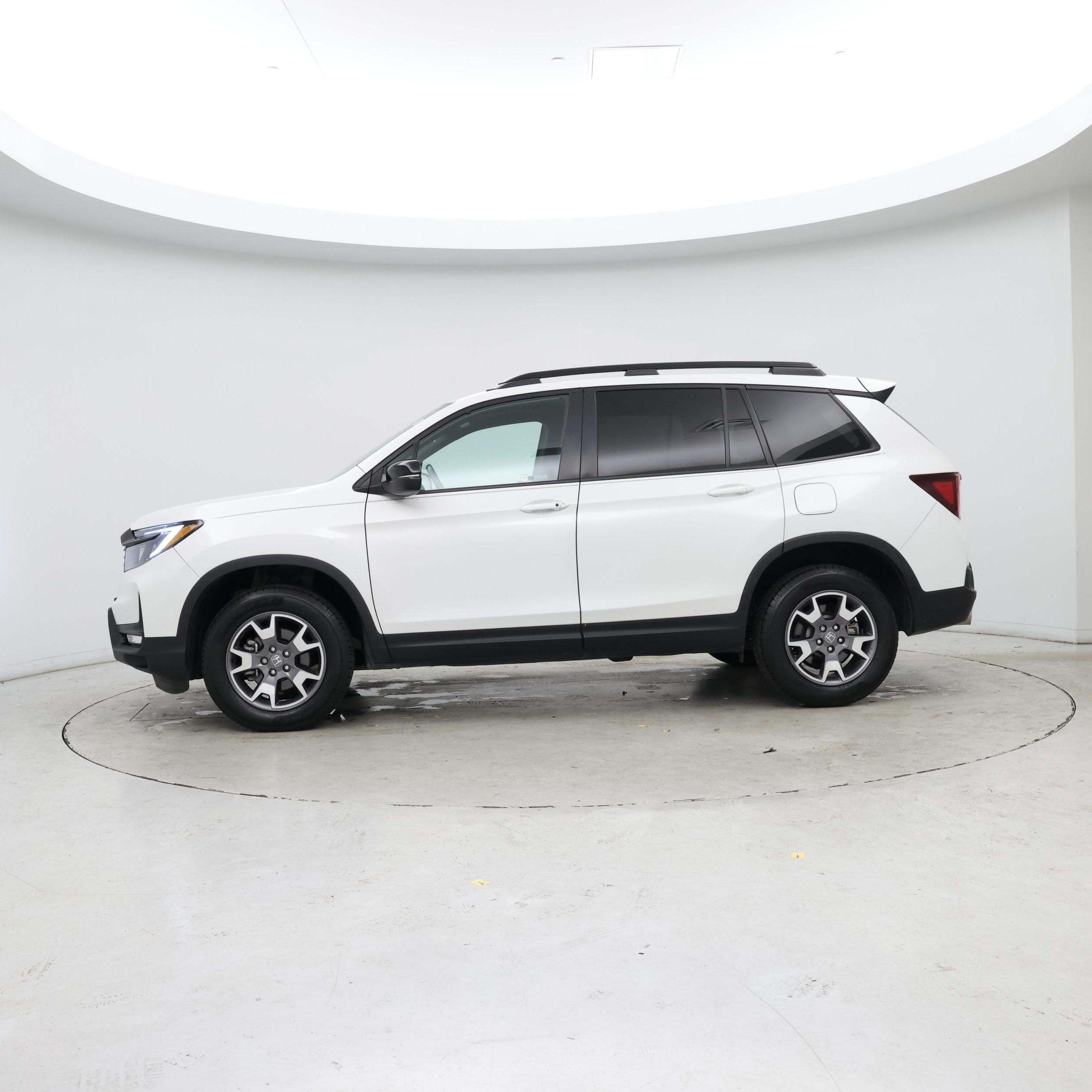 Thumbnail: 2023 Honda Passport - 3