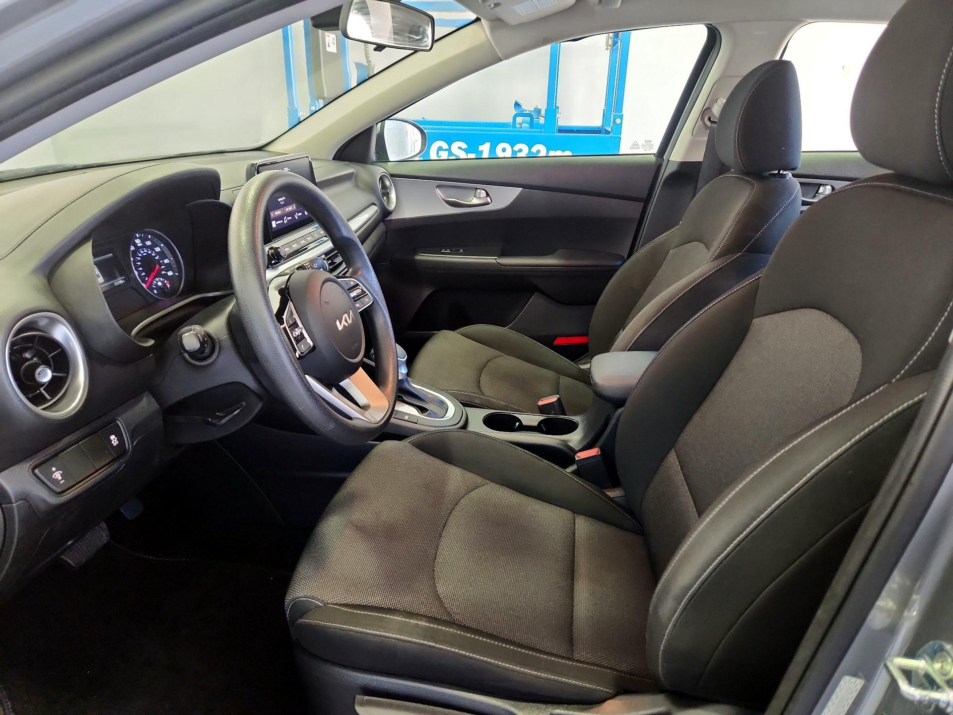 Thumbnail: 2022 Kia Forte - 11