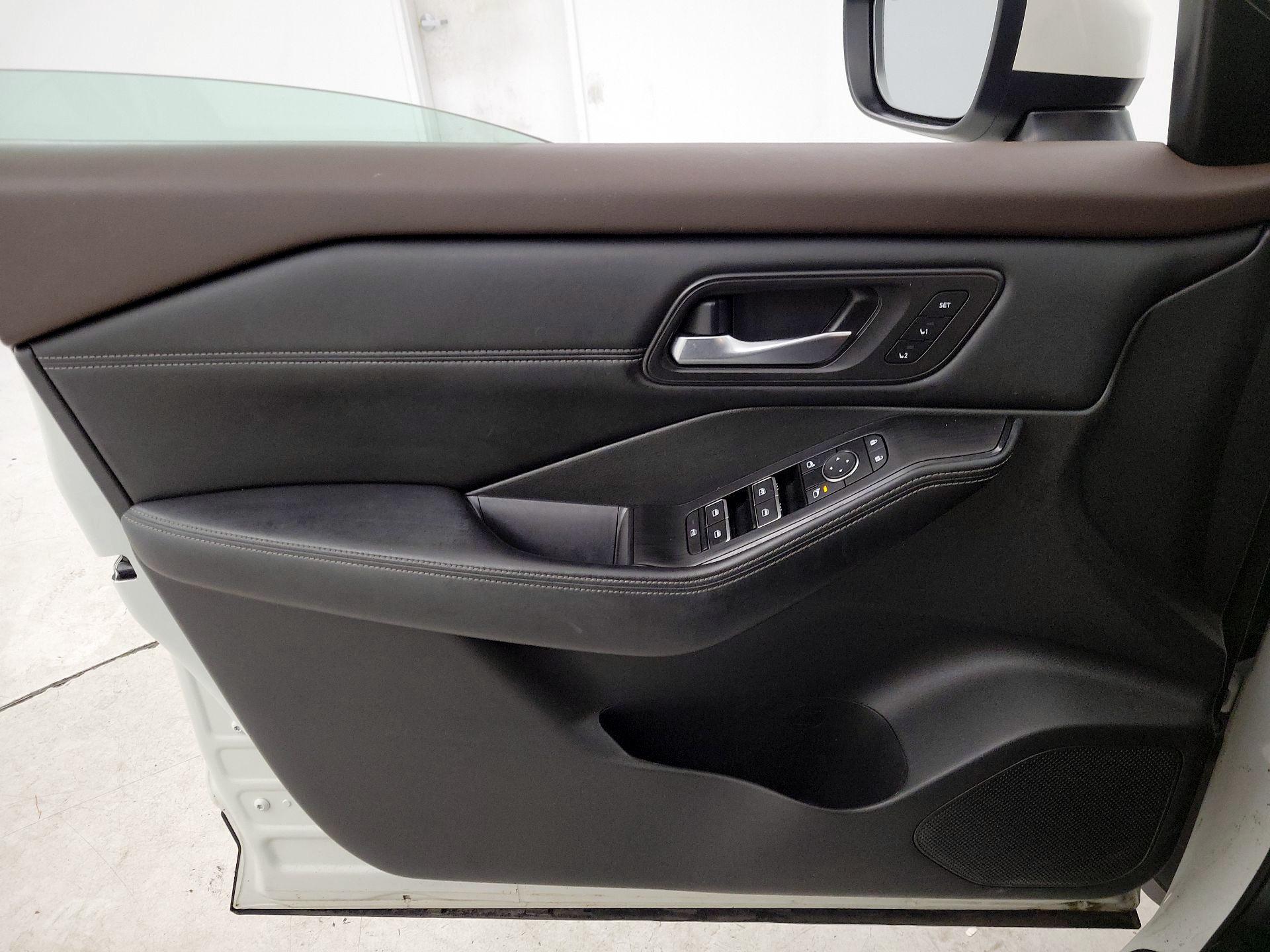 Thumbnail: 2022 Nissan Rogue - 12