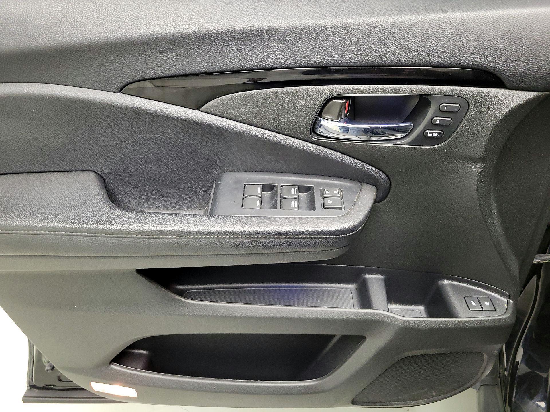 Thumbnail: 2022 Honda Pilot - 12
