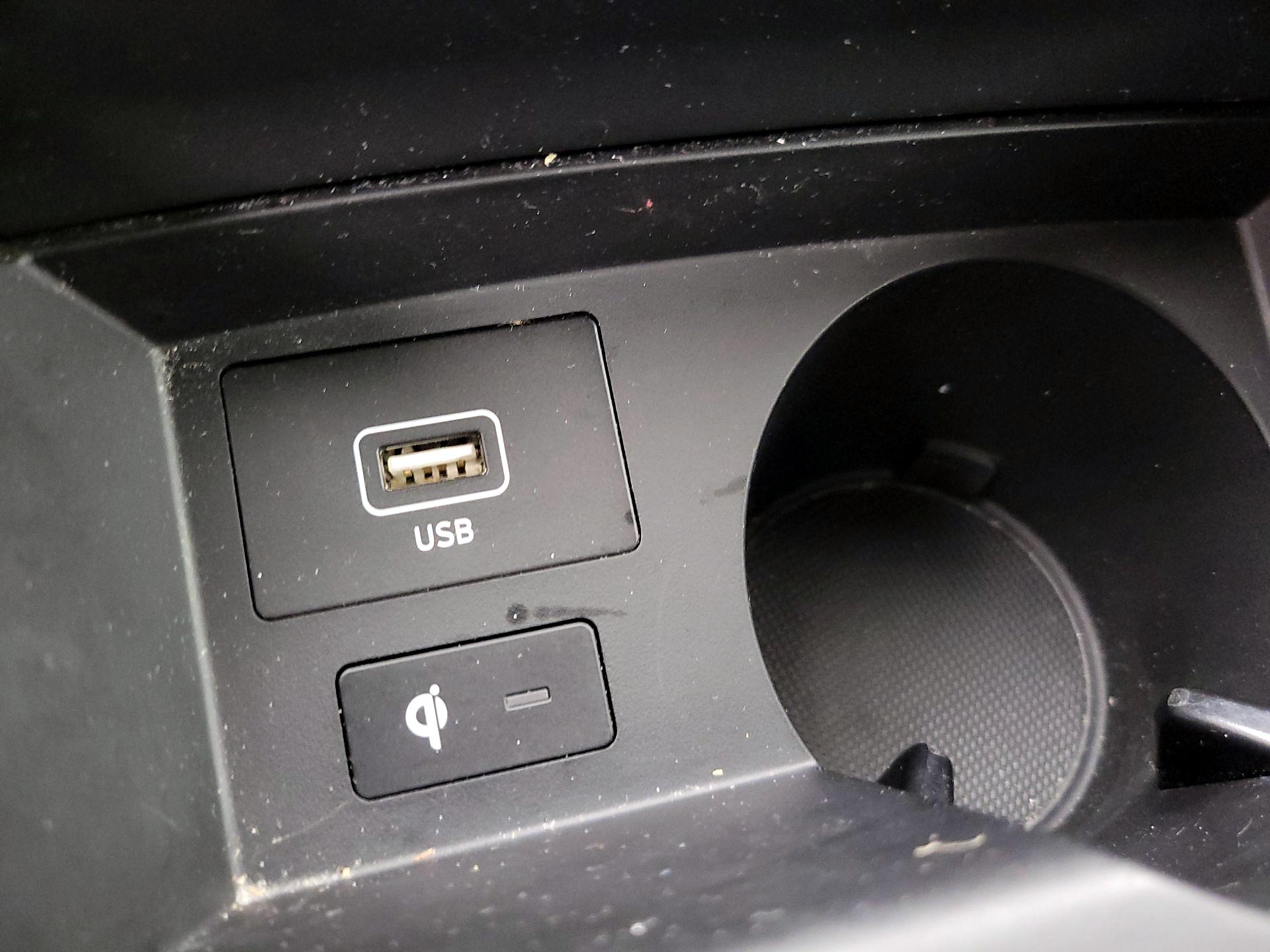 Thumbnail: 2022 Hyundai Santa Fe - 18