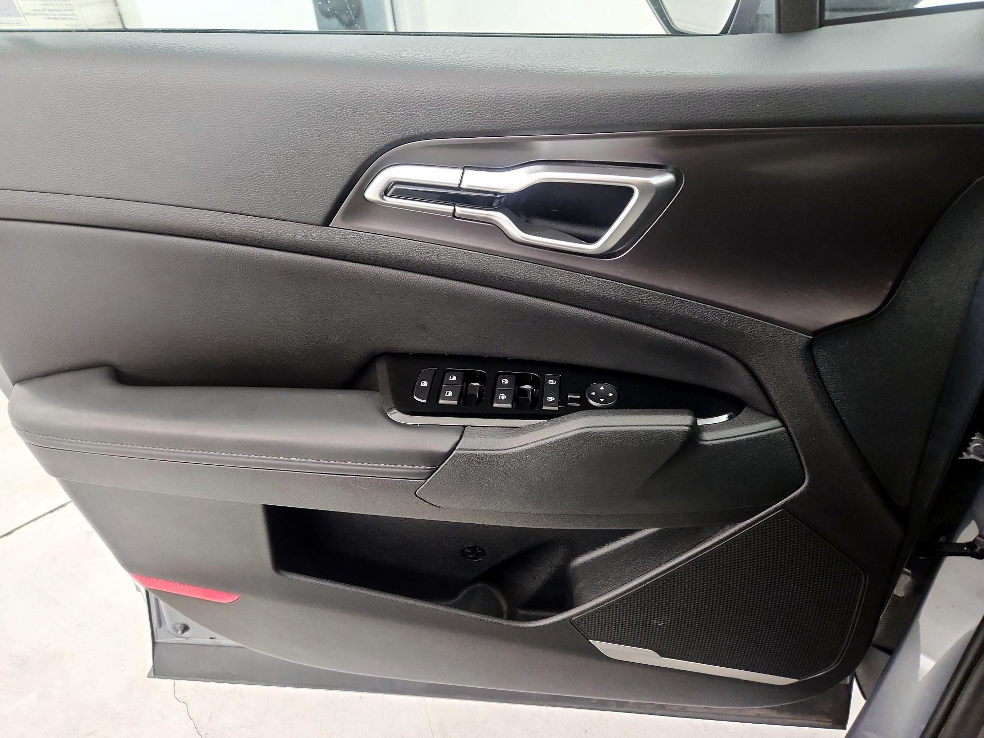 Thumbnail: 2023 Kia Sportage - 12