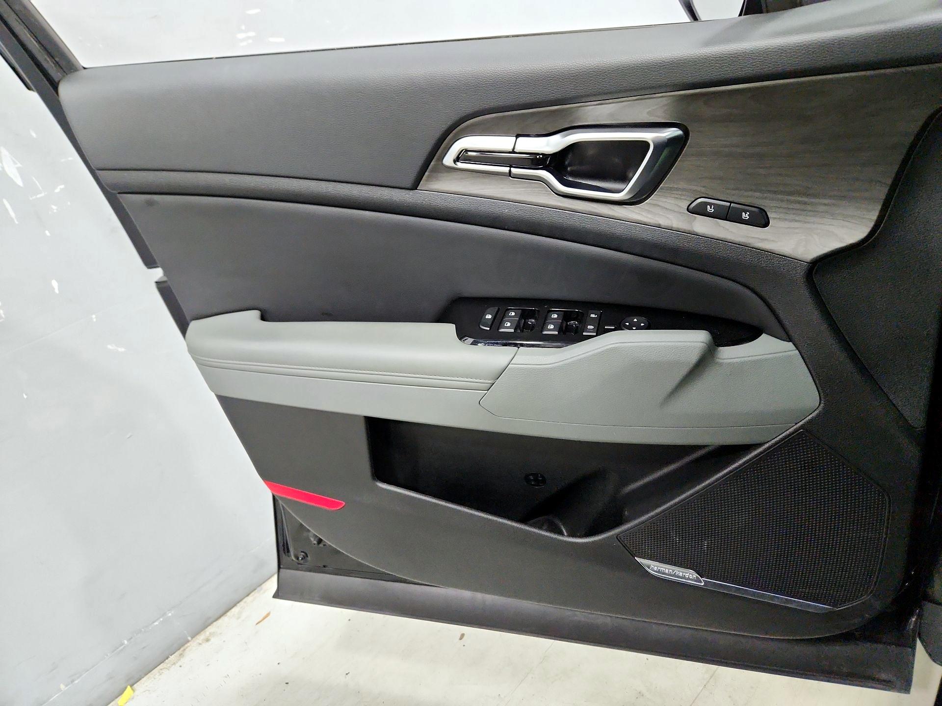 Thumbnail: 2023 Kia Sportage - 12