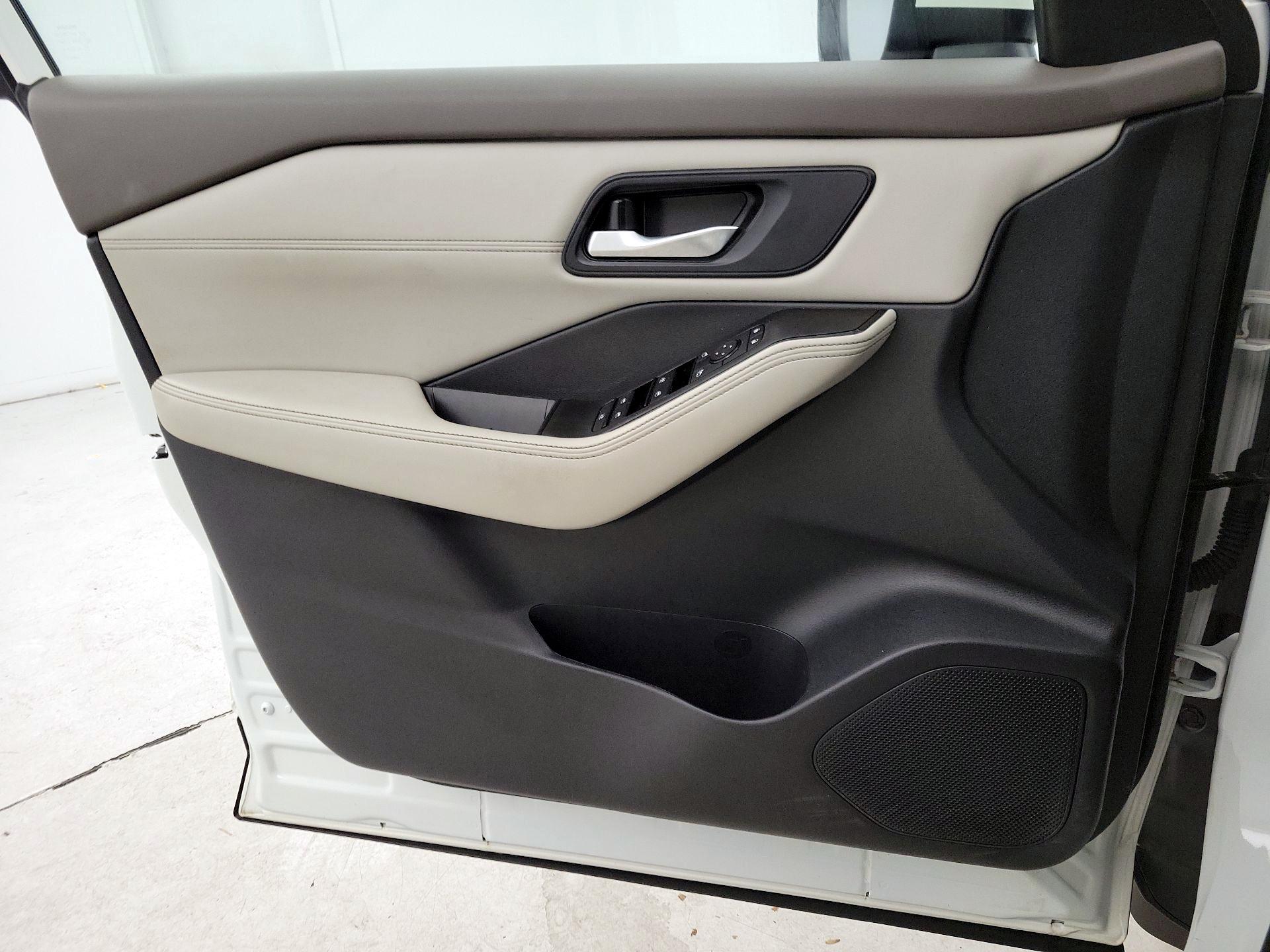 Thumbnail: 2022 Nissan Rogue - 12