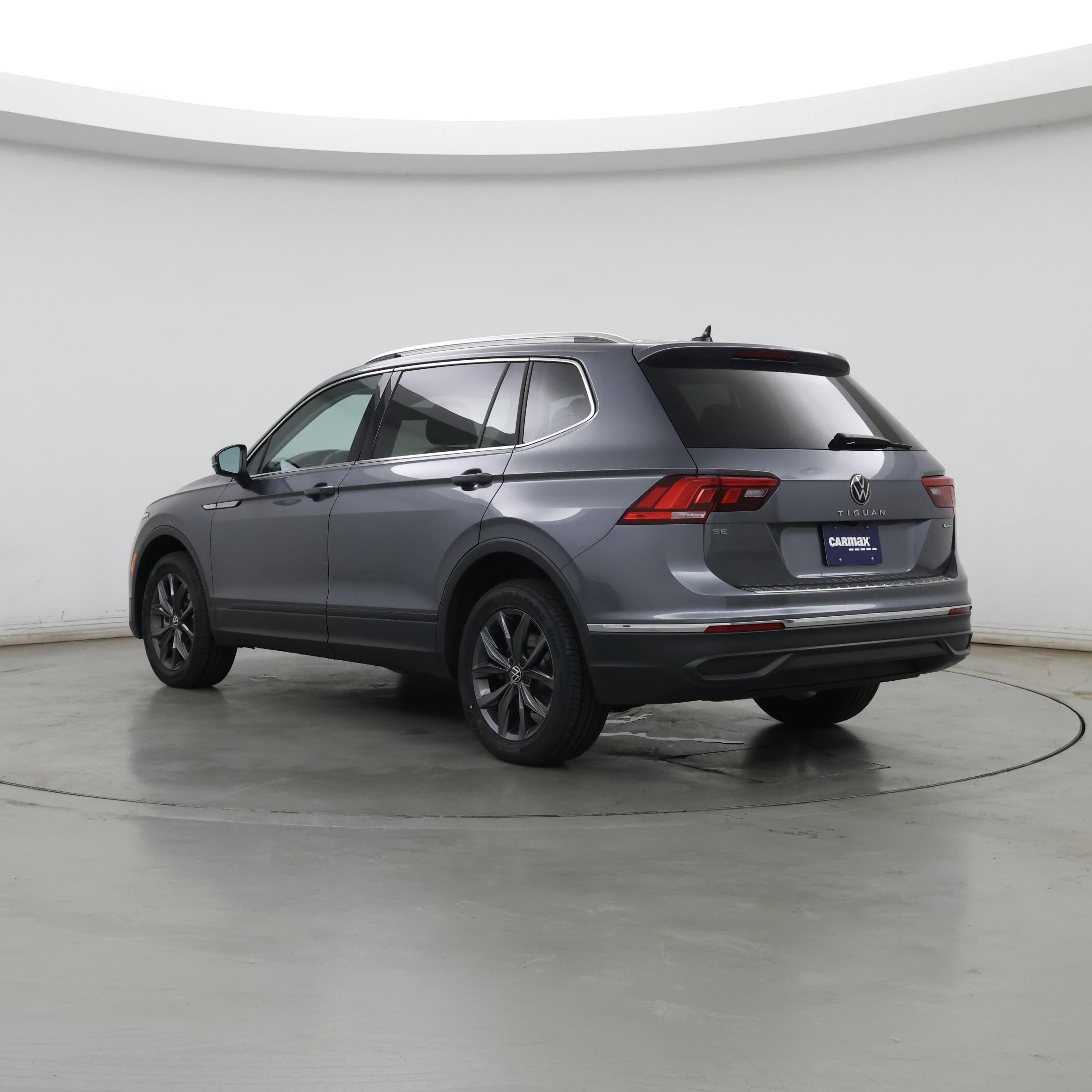 Thumbnail: 2022 Volkswagen Tiguan - 2