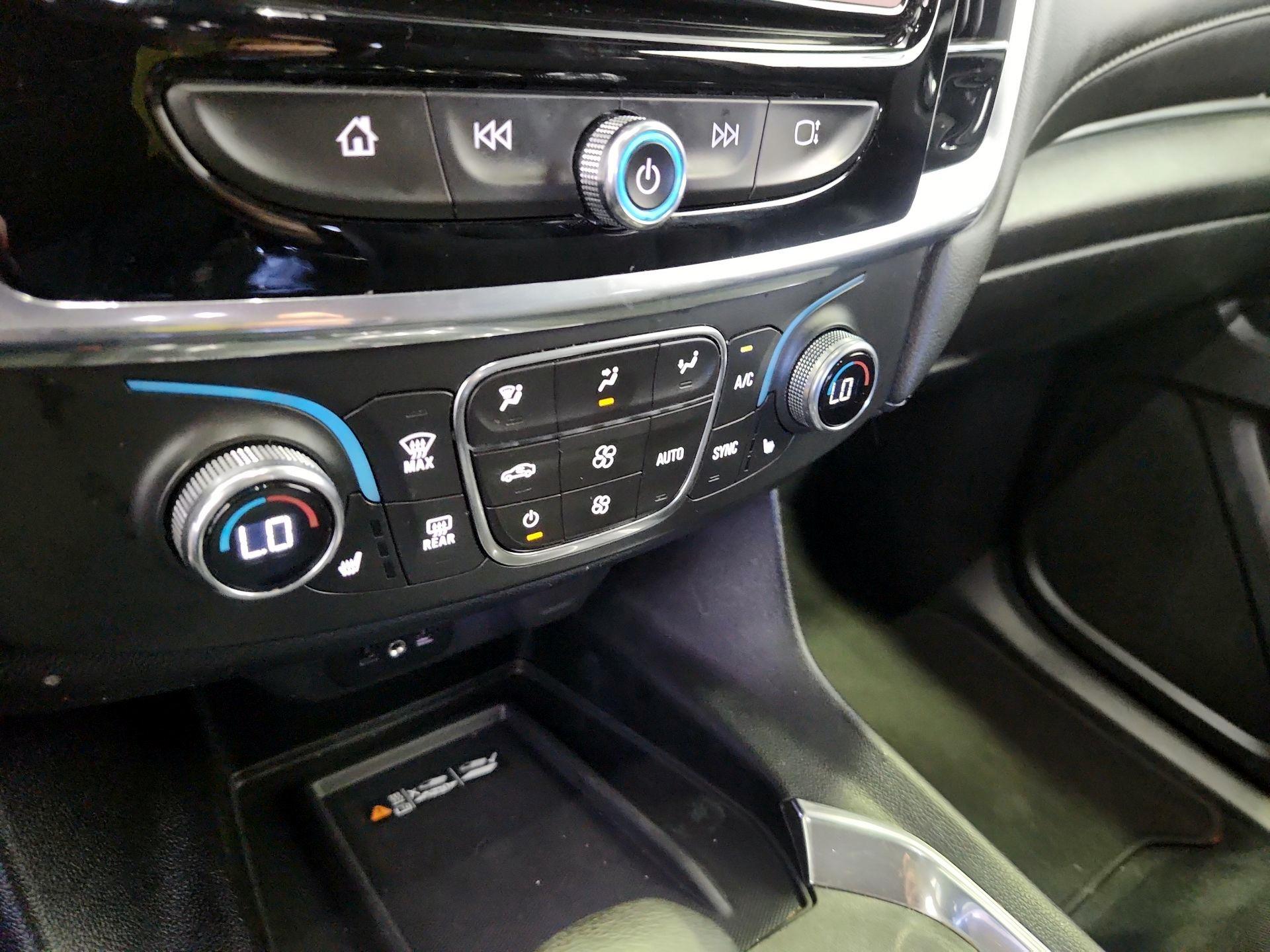 Thumbnail: 2023 Chevrolet Traverse - 16