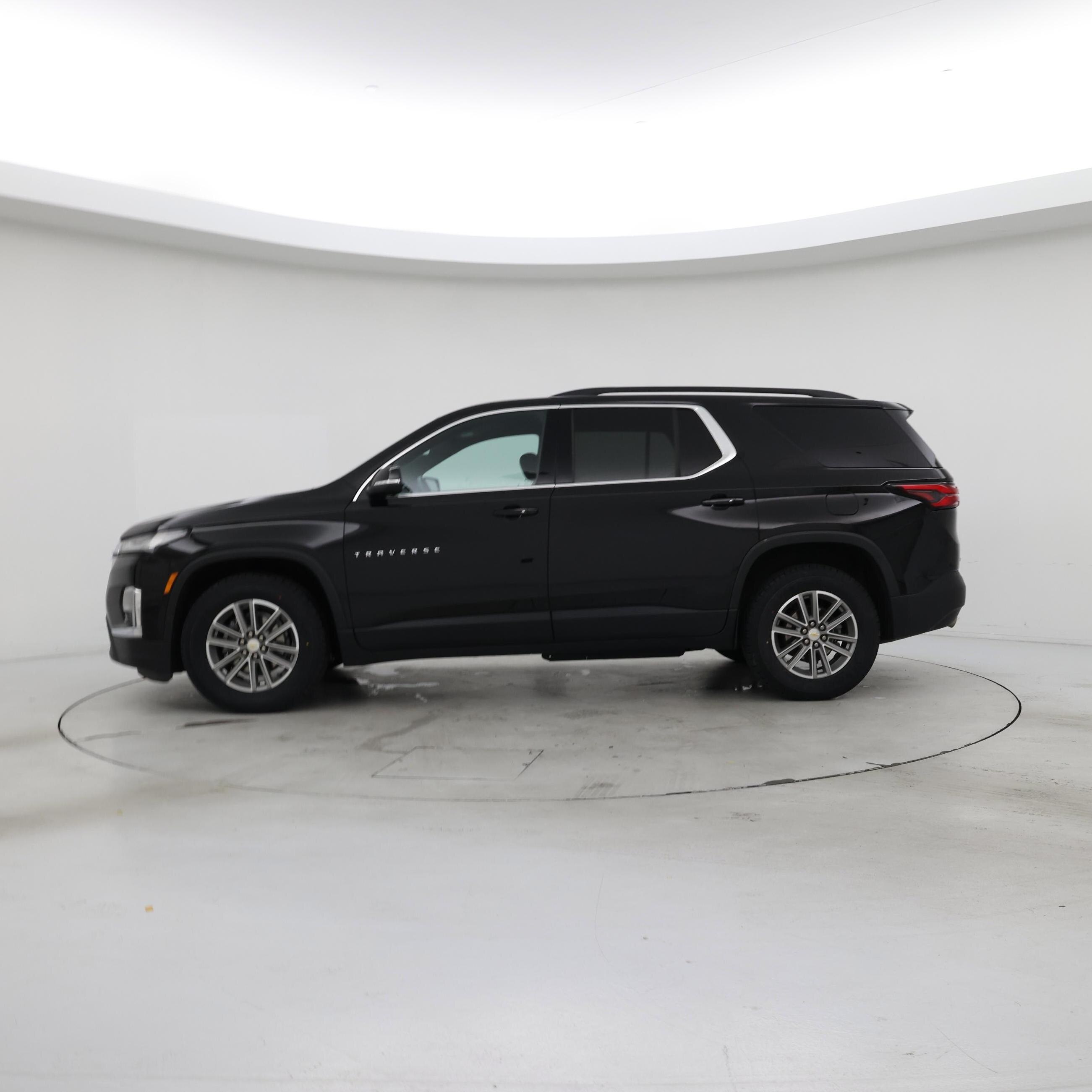 Thumbnail: 2023 Chevrolet Traverse - 3