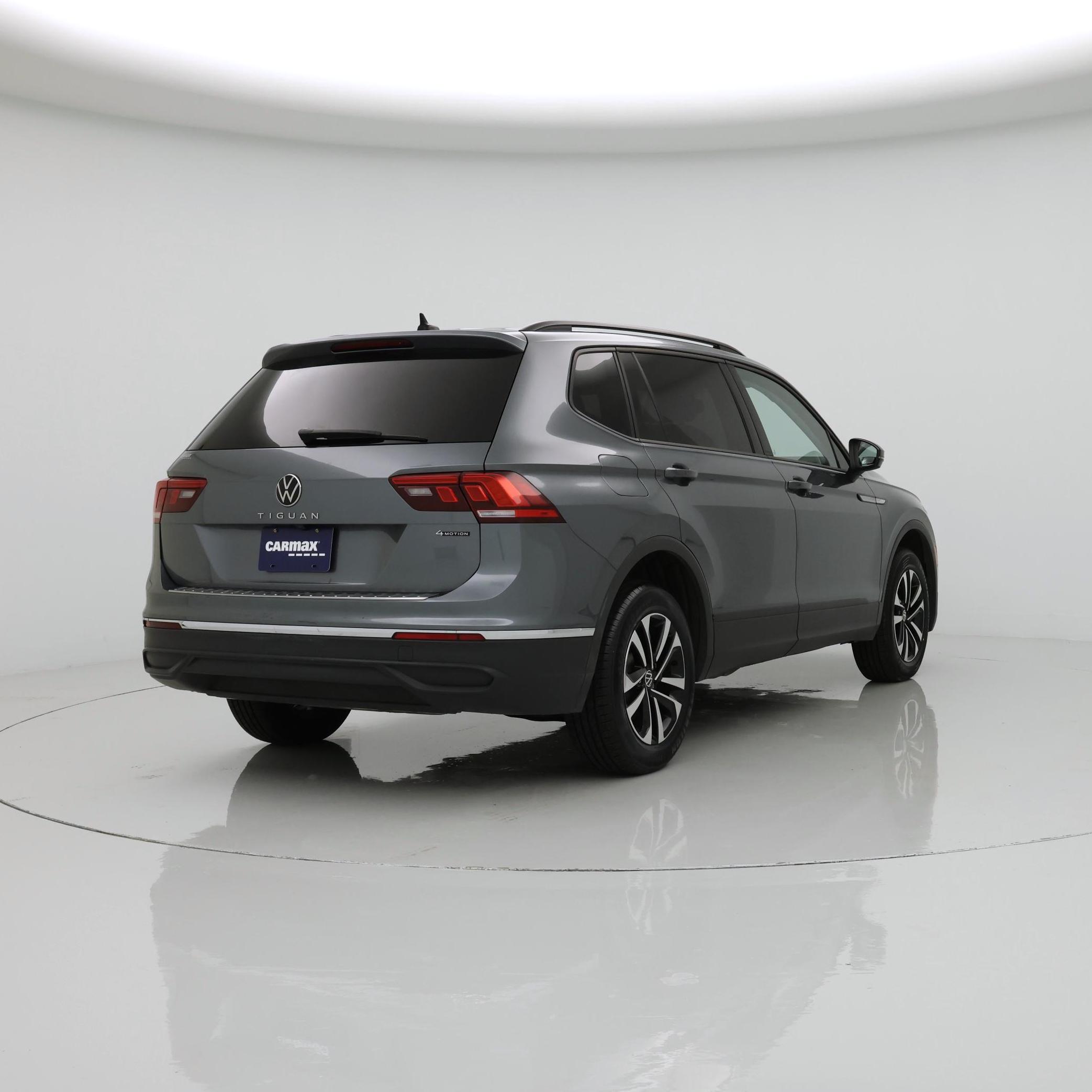 Thumbnail: 2022 Volkswagen Tiguan - 8