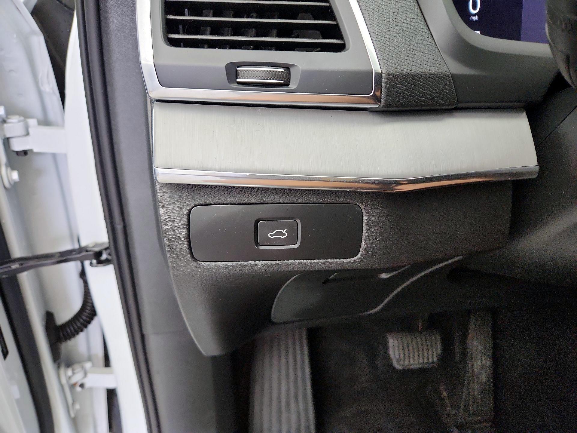 Thumbnail: 2024 Volvo XC90 - 13
