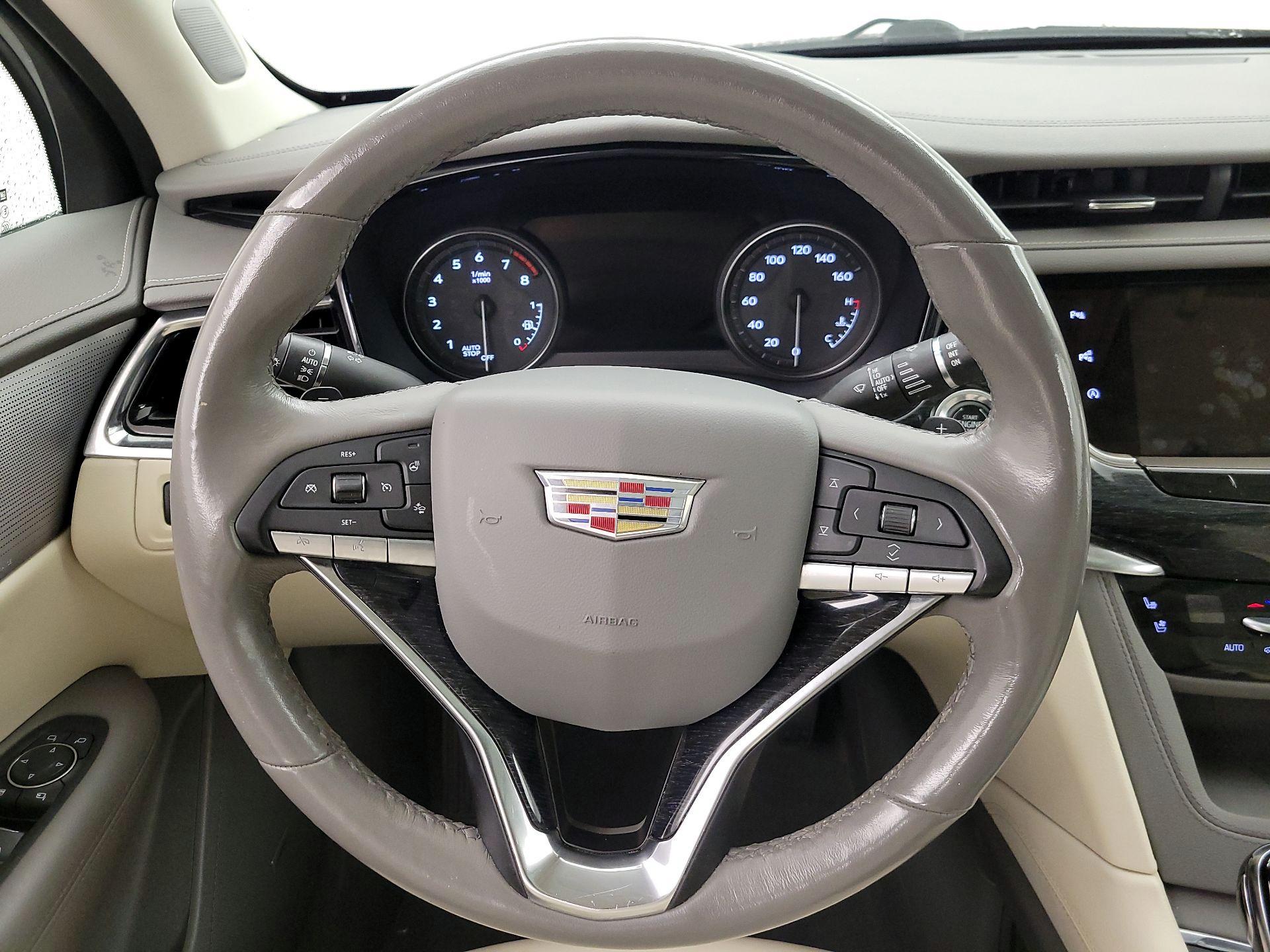 Thumbnail: 2022 Cadillac XT6 - 10