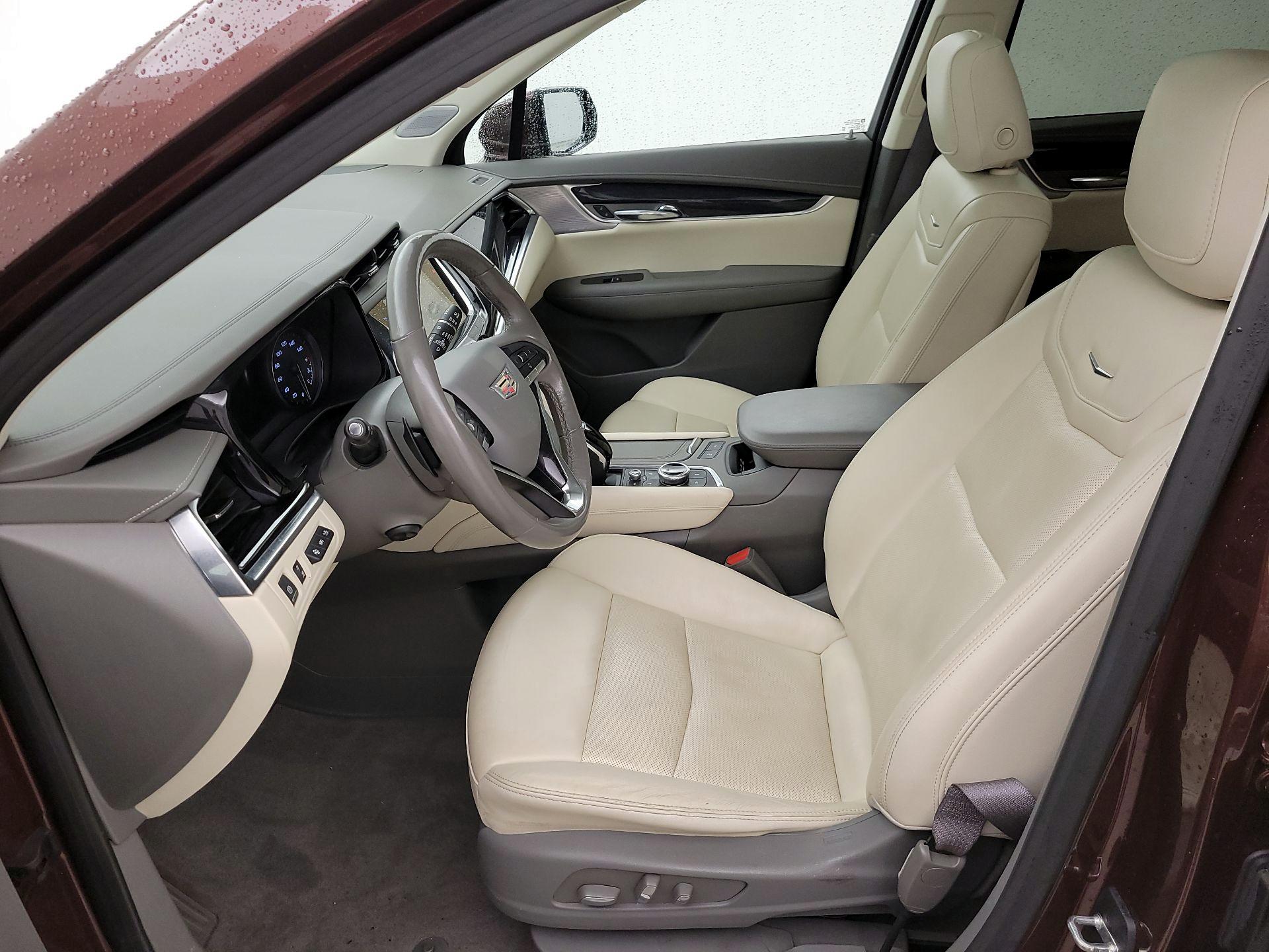 Thumbnail: 2022 Cadillac XT6 - 11