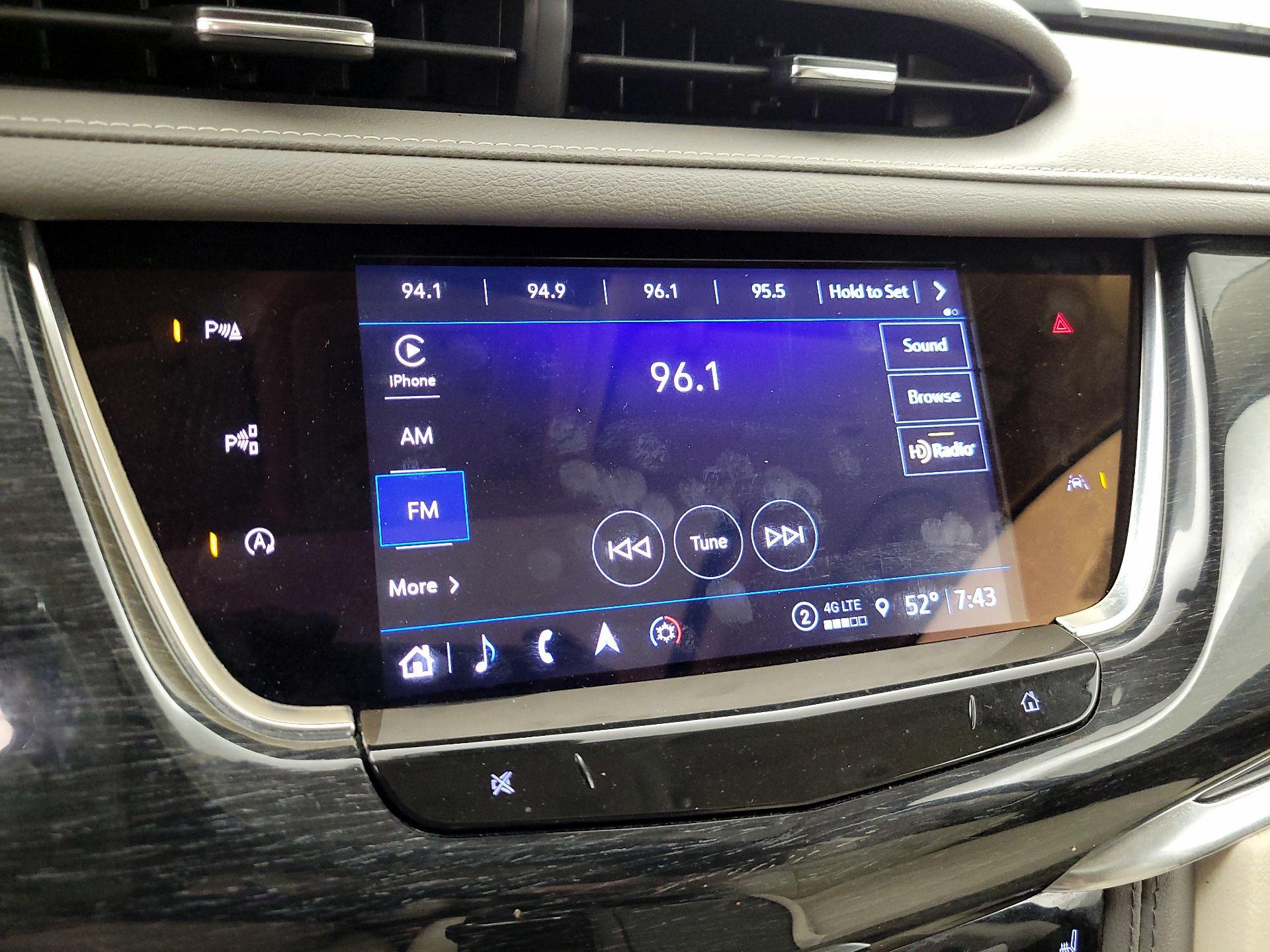 Thumbnail: 2022 Cadillac XT6 - 16