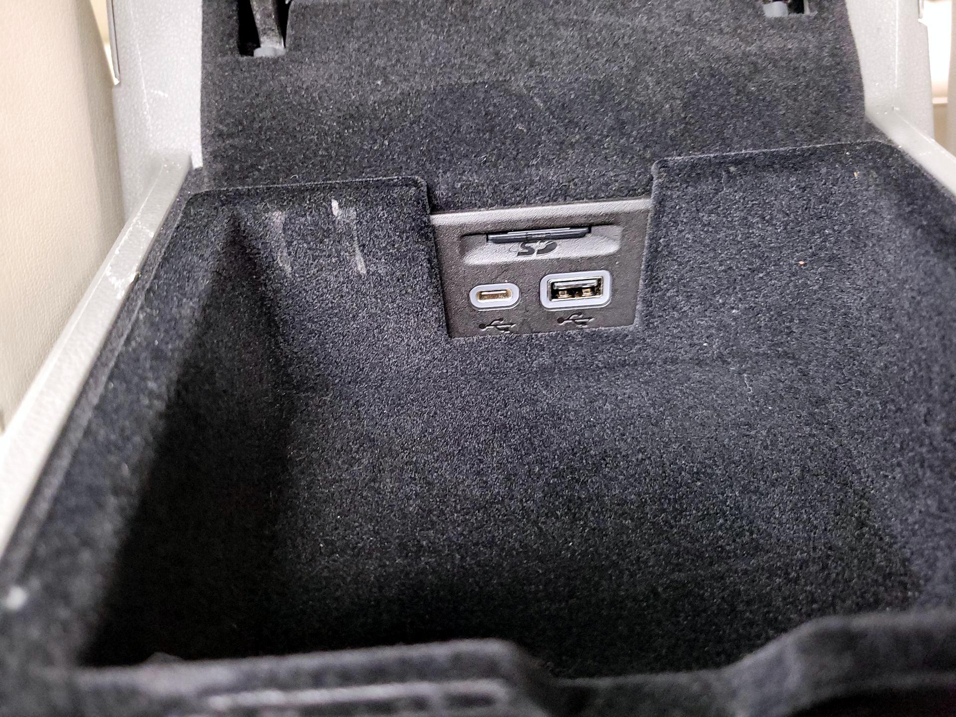 Thumbnail: 2022 Cadillac XT6 - 19