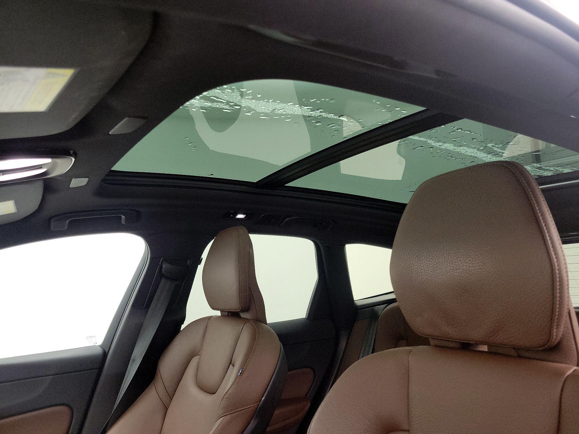 Thumbnail: 2023 Volvo XC60 - 20