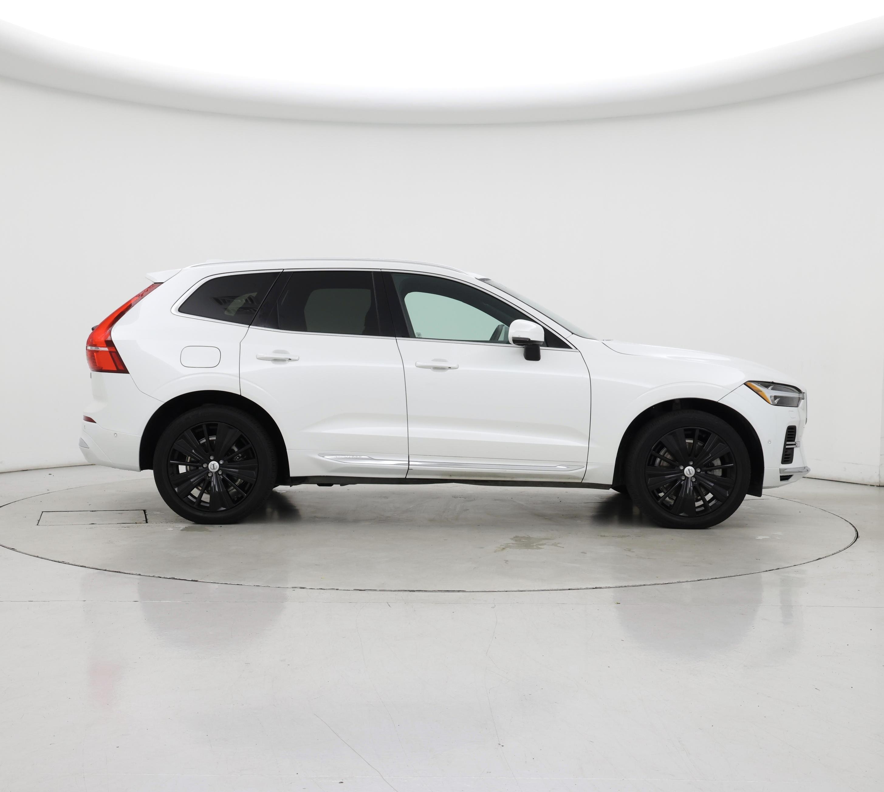 Thumbnail: 2023 Volvo XC60 - 7
