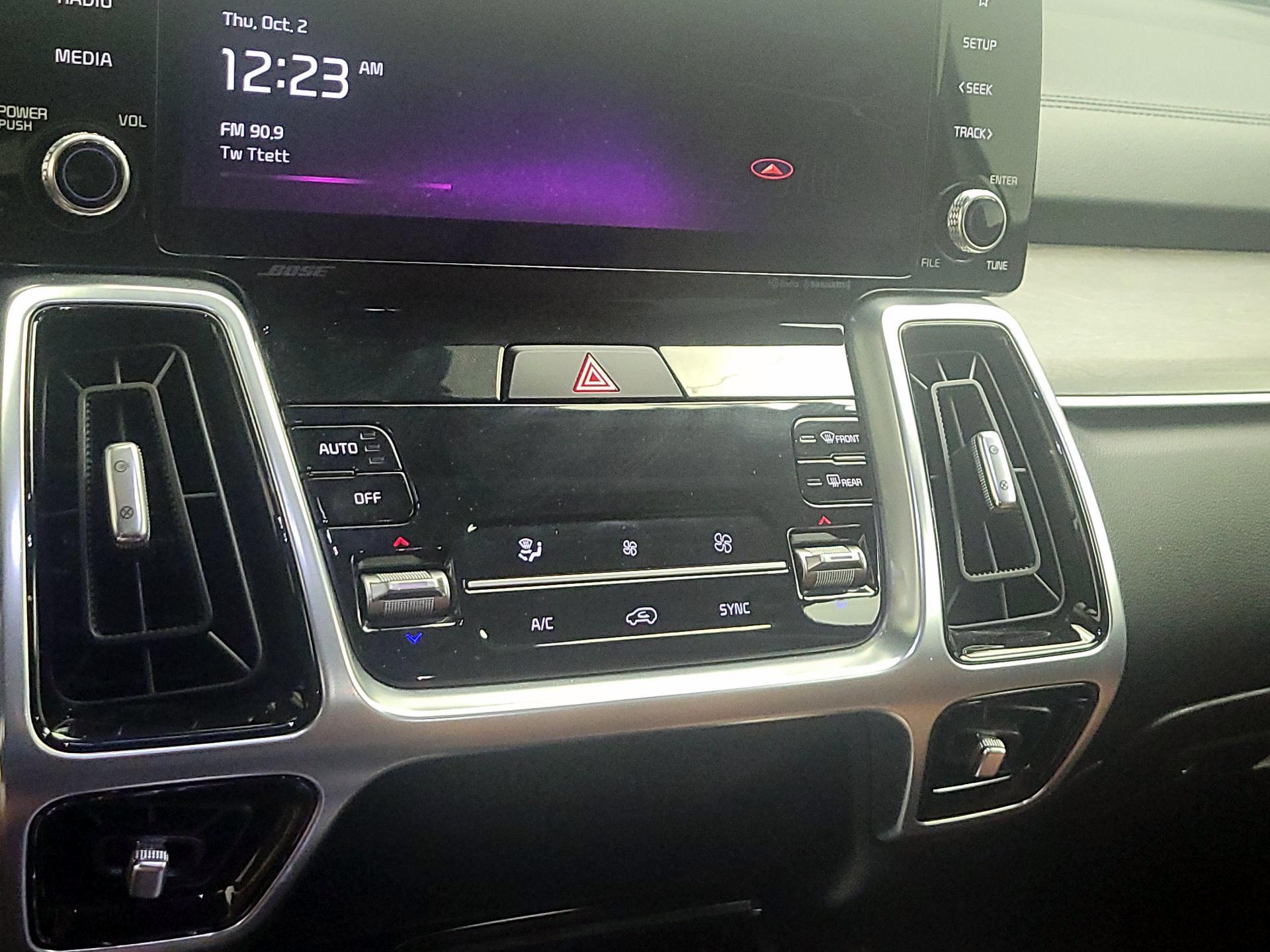 Thumbnail: 2022 Kia Sorento - 16