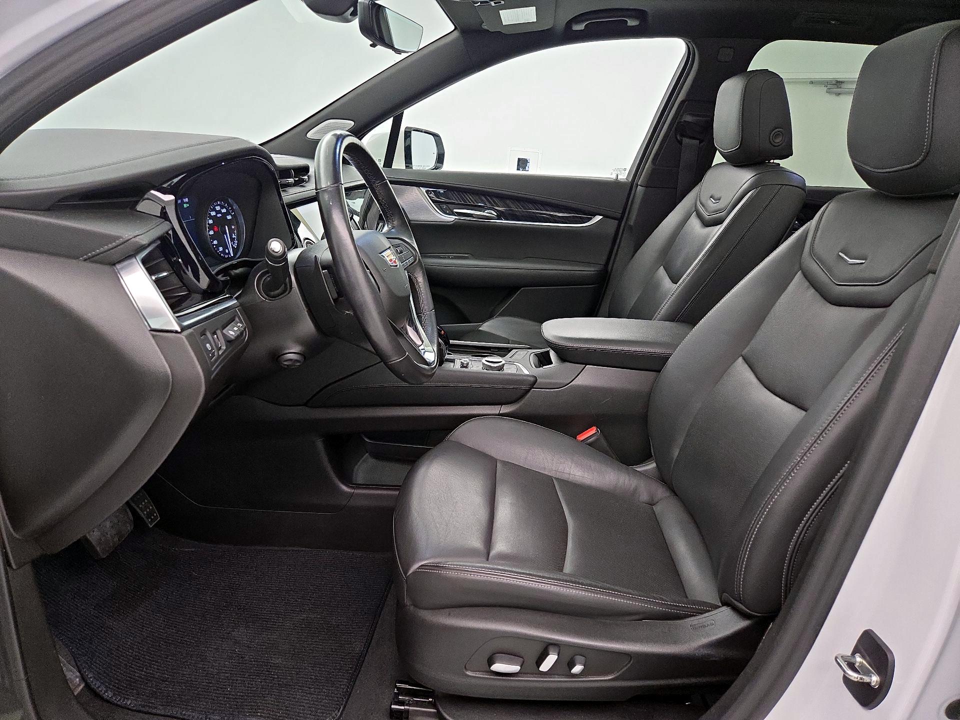 Thumbnail: 2022 Cadillac XT6 - 11