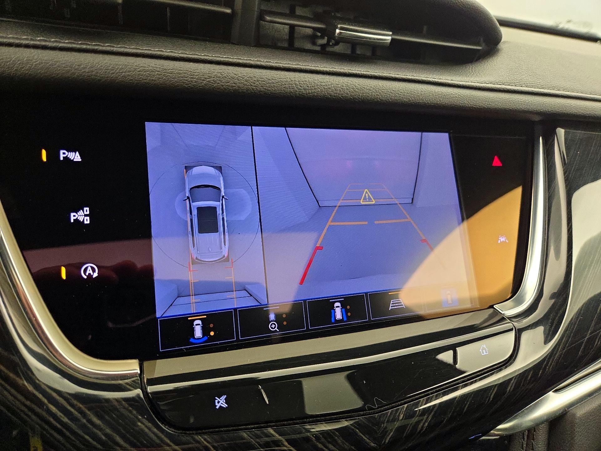 Thumbnail: 2022 Cadillac XT6 - 15