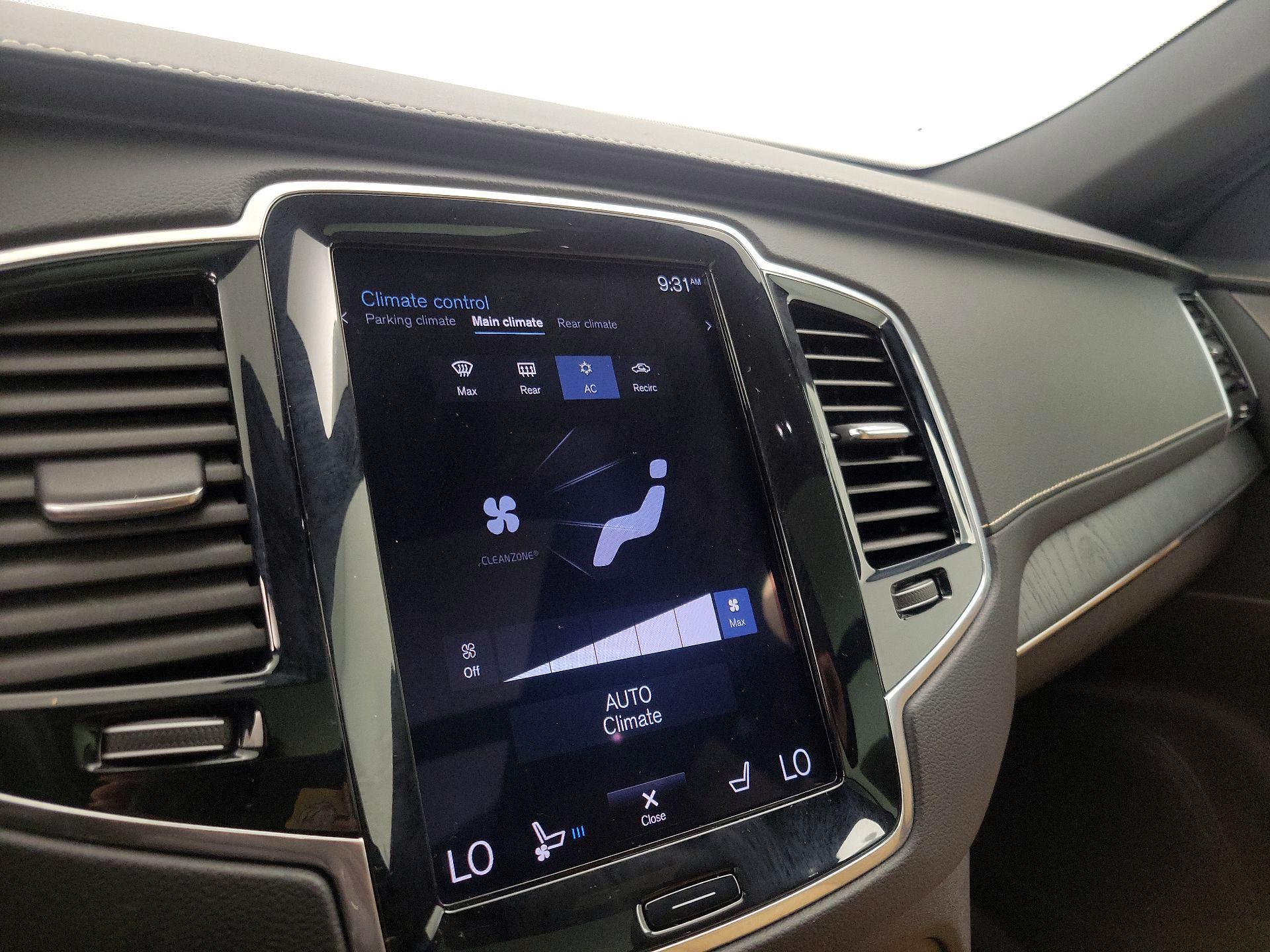 Thumbnail: 2022 Volvo XC90 - 17