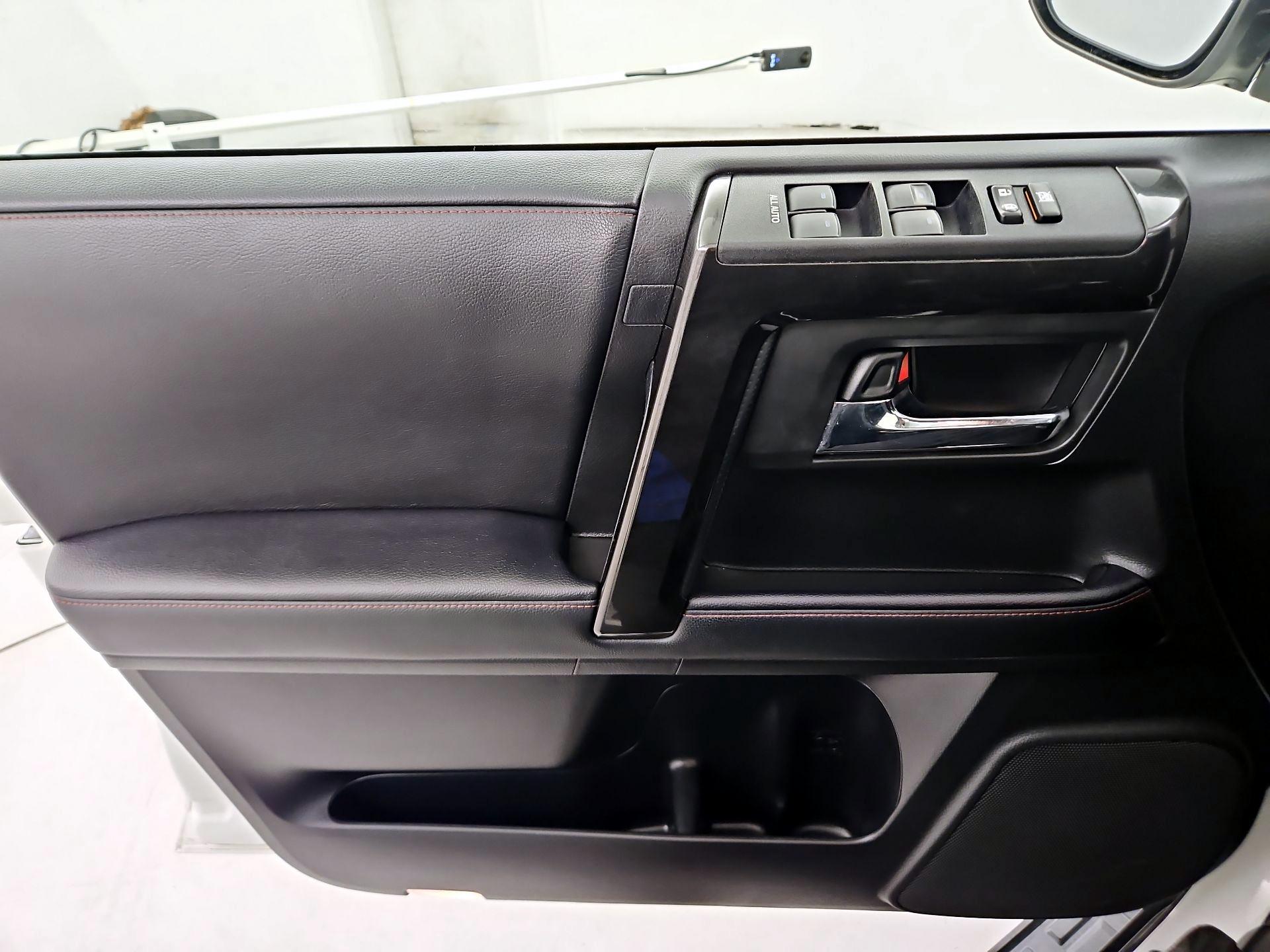 Thumbnail: 2021 Toyota 4Runner - 12