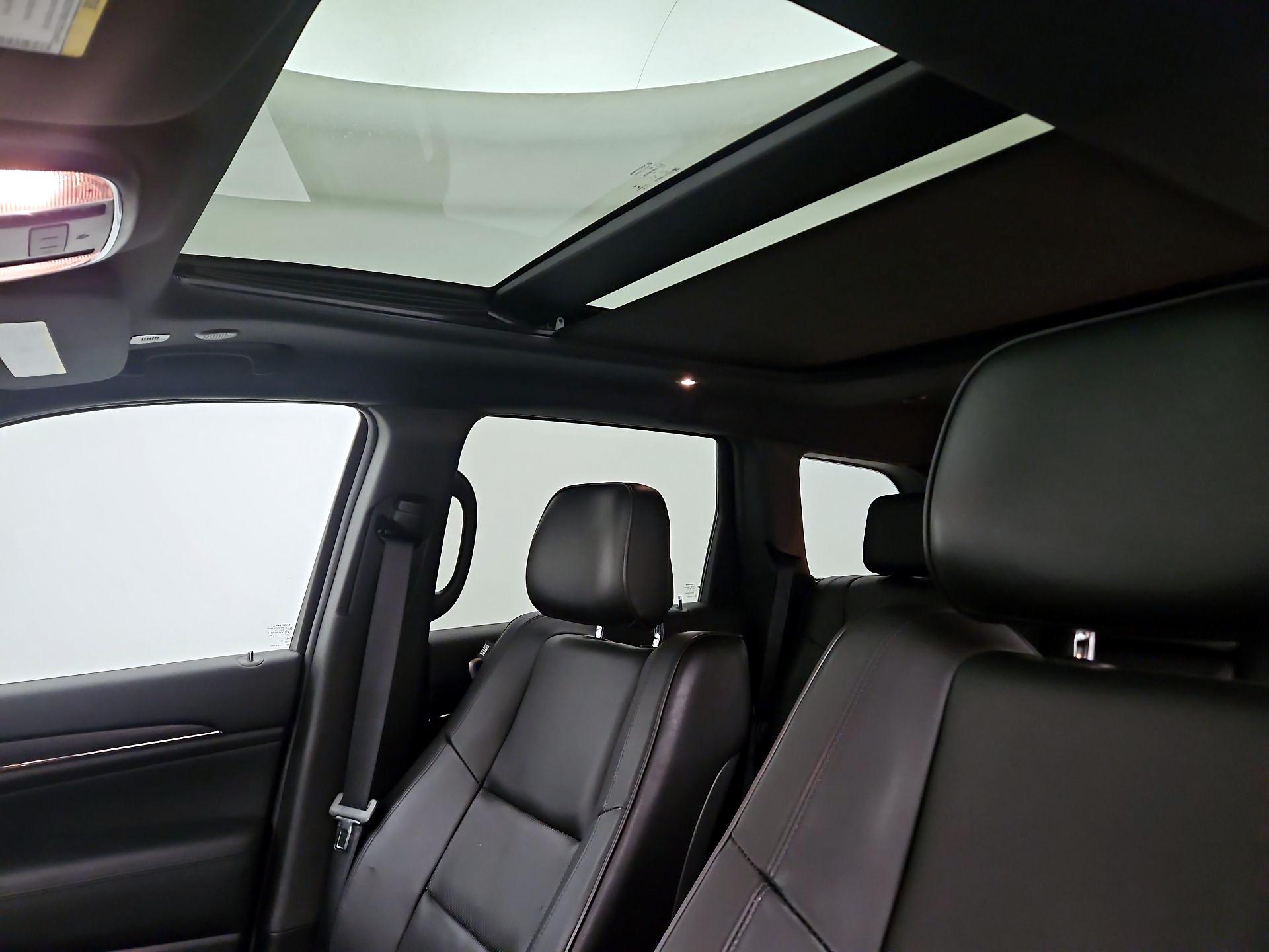 Thumbnail: 2018 Jeep Grand Cherokee - 20