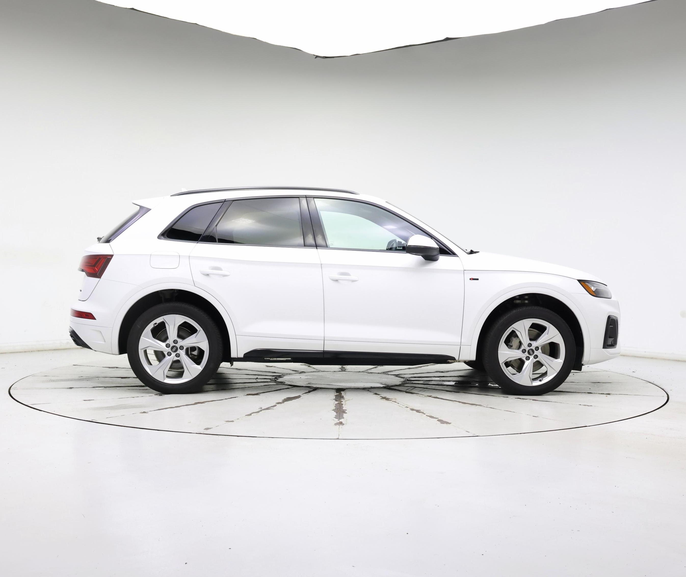 Thumbnail: 2023 Audi Q5 - 7
