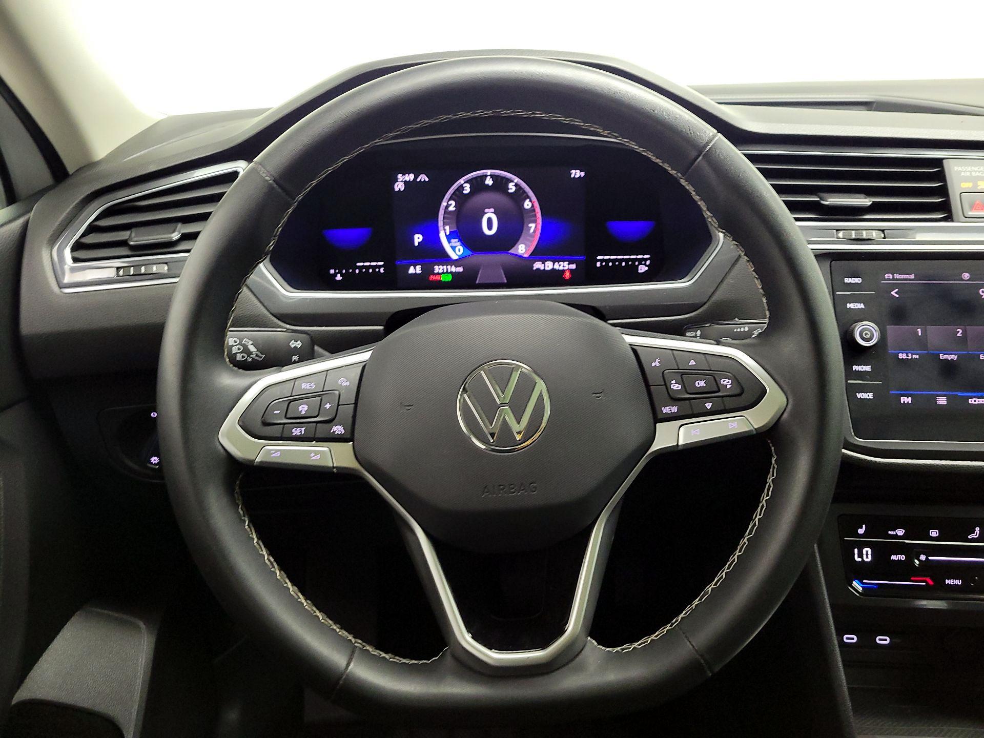 Thumbnail: 2022 Volkswagen Tiguan - 10