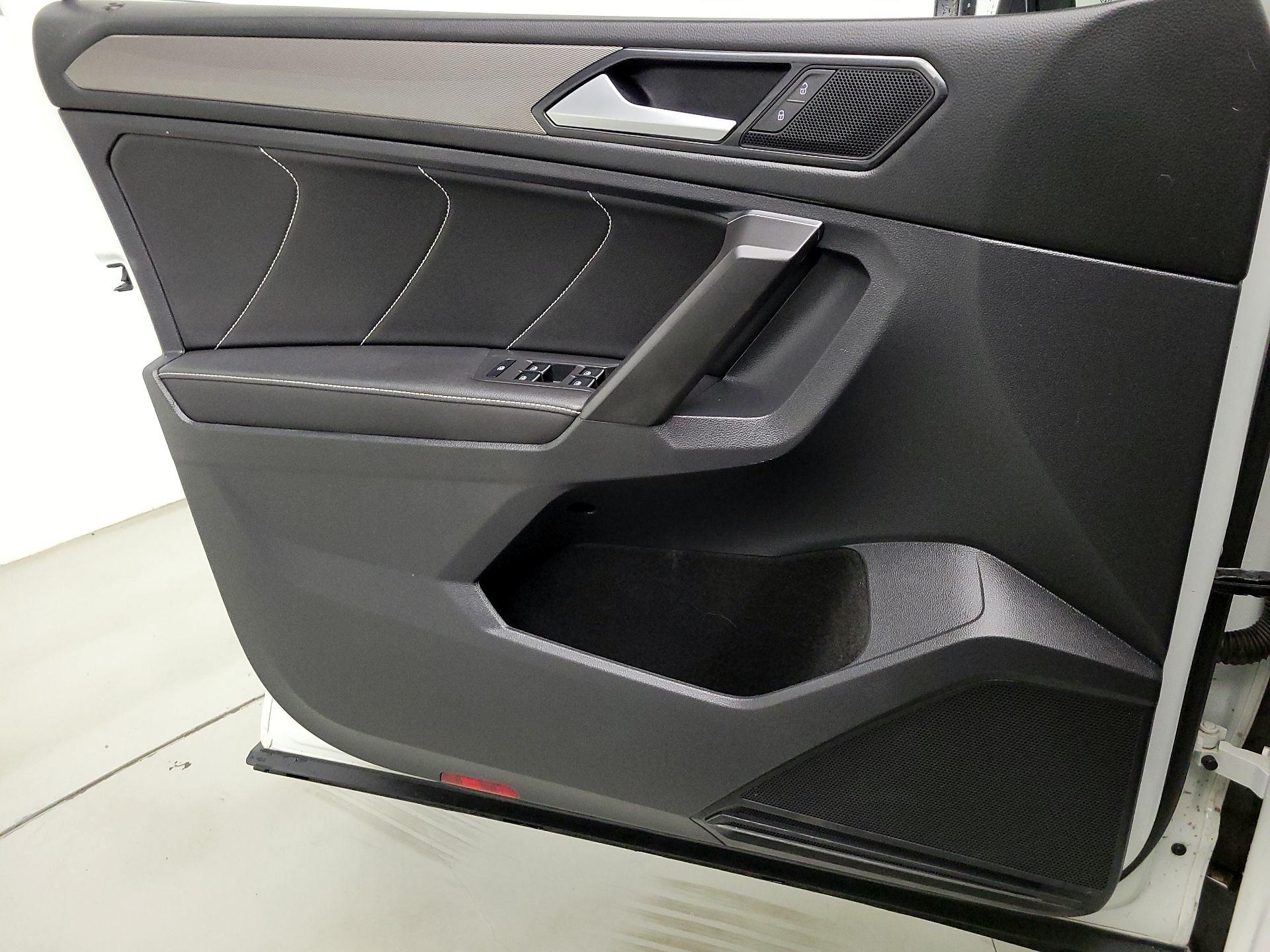 Thumbnail: 2022 Volkswagen Tiguan - 12