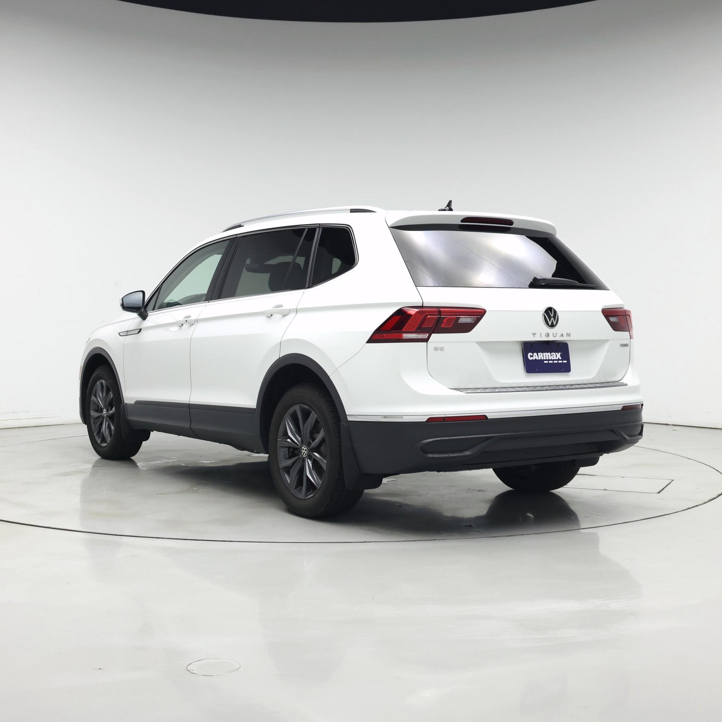 Thumbnail: 2022 Volkswagen Tiguan - 2