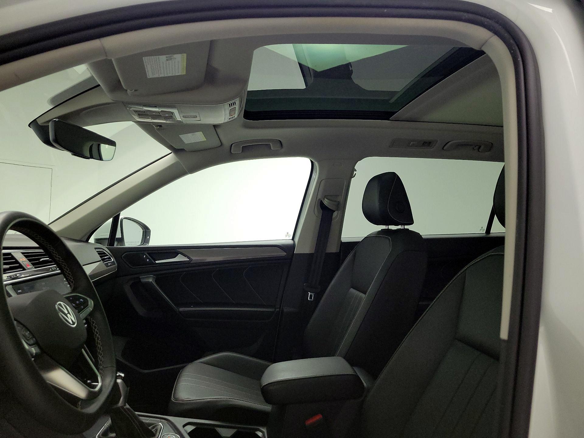 Thumbnail: 2022 Volkswagen Tiguan - 19