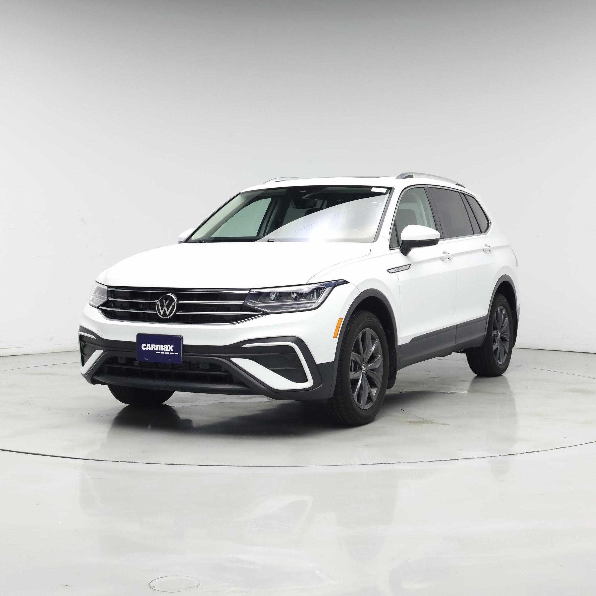 Thumbnail: 2022 Volkswagen Tiguan - 4