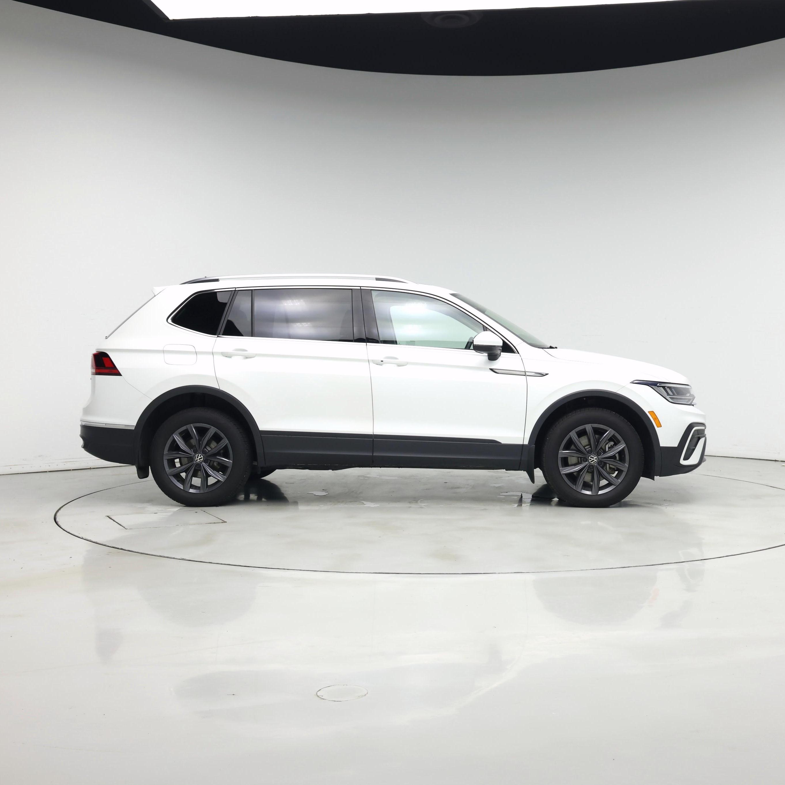 Thumbnail: 2022 Volkswagen Tiguan - 7
