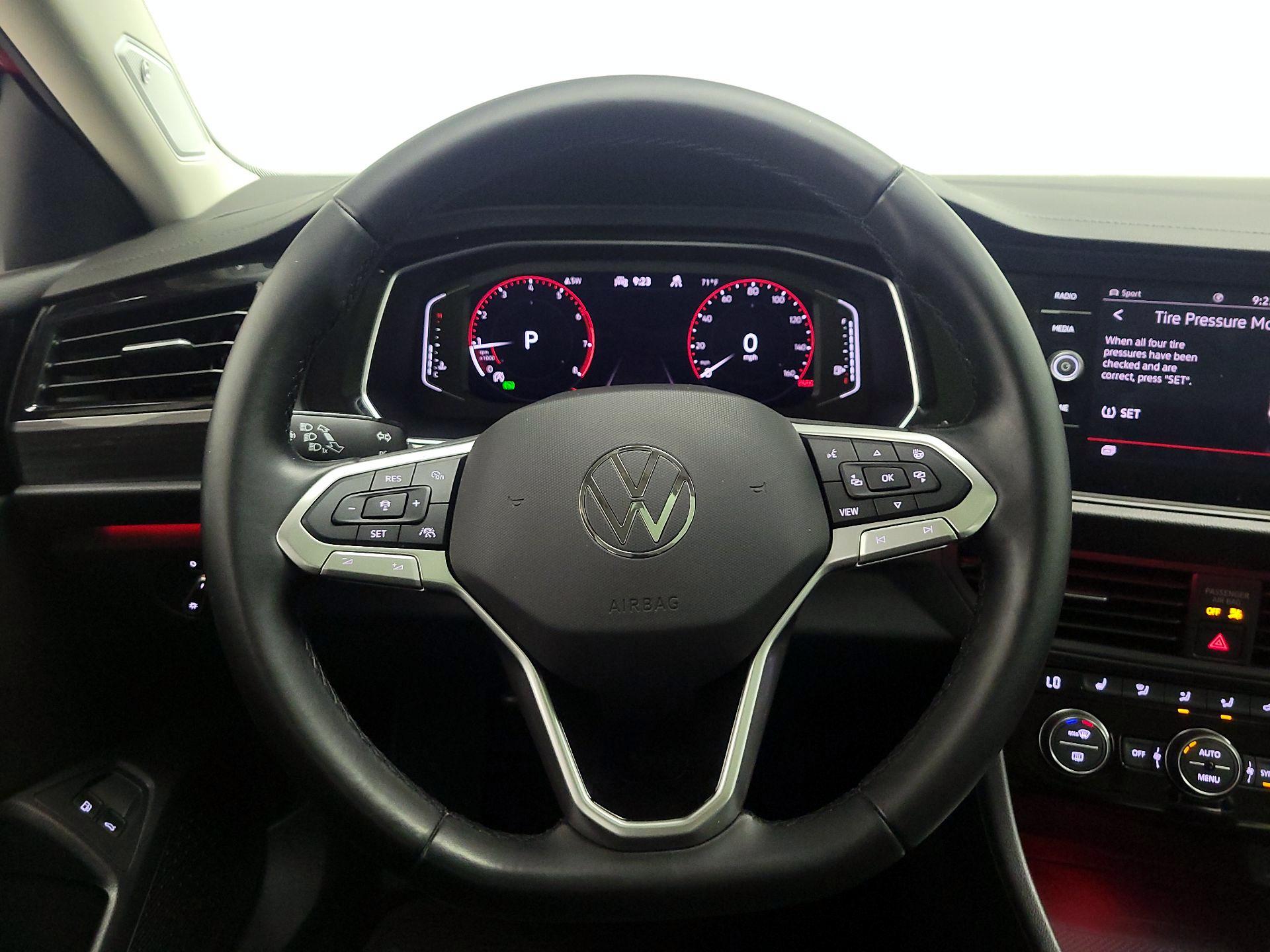 Thumbnail: 2022 Volkswagen Jetta - 10